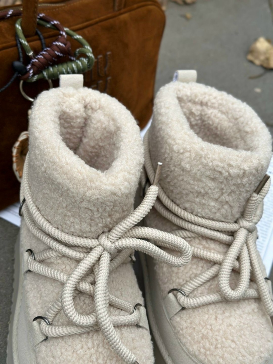 угги женские на платформе,угги высокие на толстой подошве с шнуровкой,угги,угги женские,угги теплые зимние