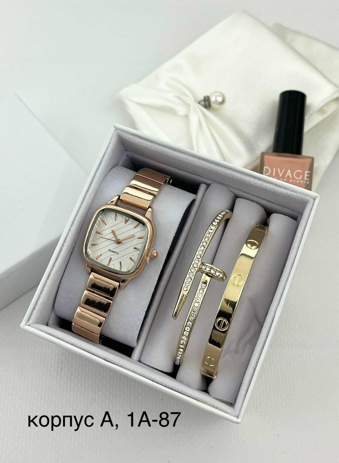 женский набор cartier (часы + 2 браслета),женский подарочный набор "cartier" часы кварцевые и 2 браслета в коробке,женский набор часы с браслетом,набор часы наручные женские rol + 2 браслета,женские ч