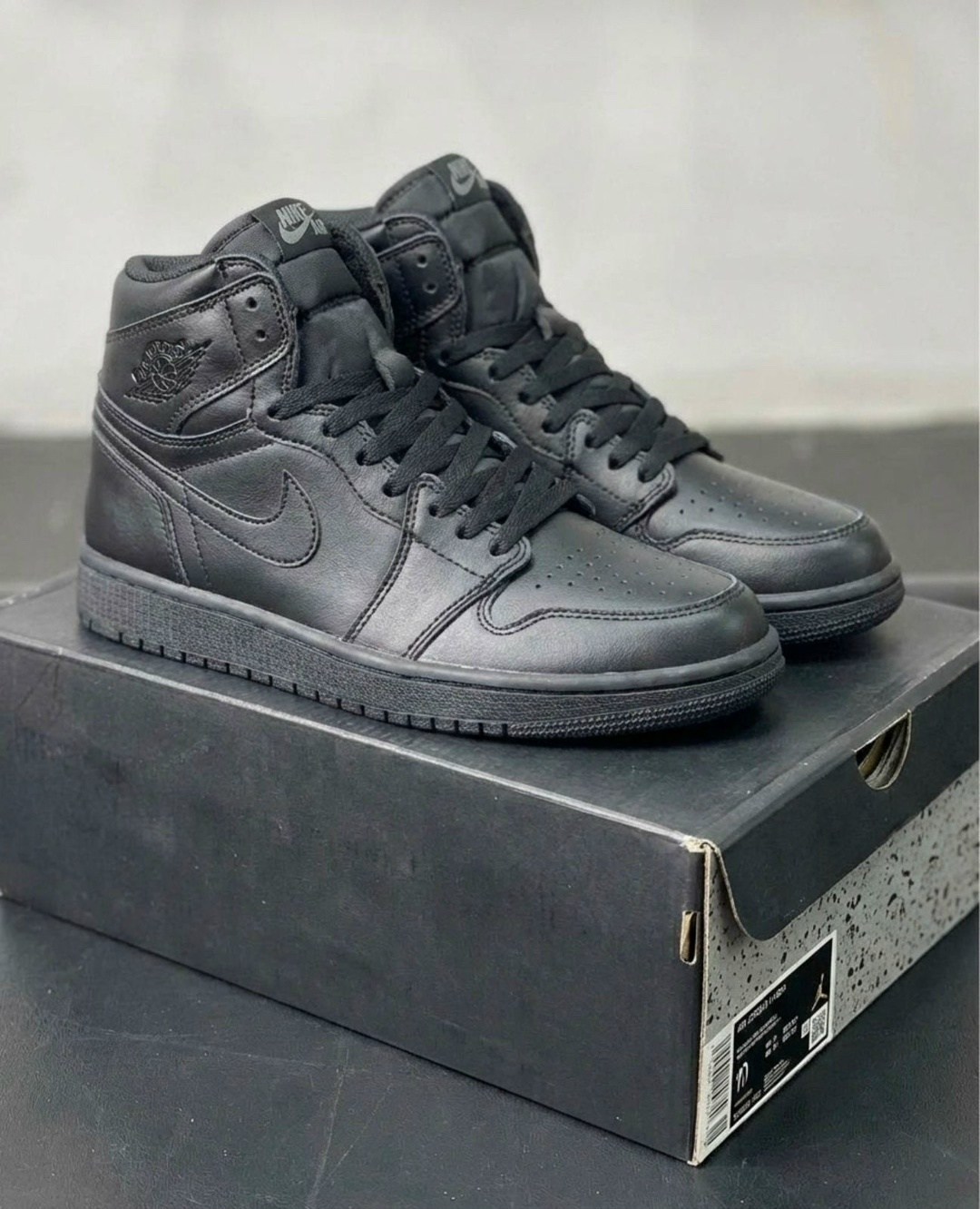 nike air jordan 1 mid,jordan 1 mid triple black,nike air jordan 1 high triple black,jordan air jordan 1 mid "triple black",nike air jordan 1 triple black