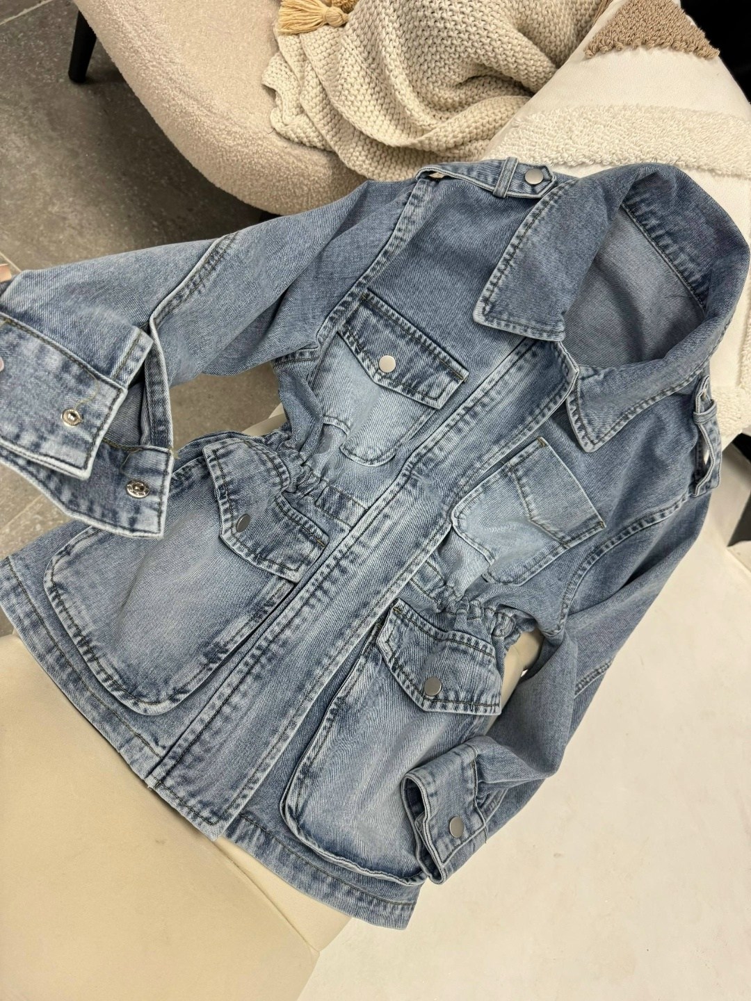 джинсовая куртка,женская джинсовая куртка,джинсовый костюм,модные джинсы,джинсовые брюки карго