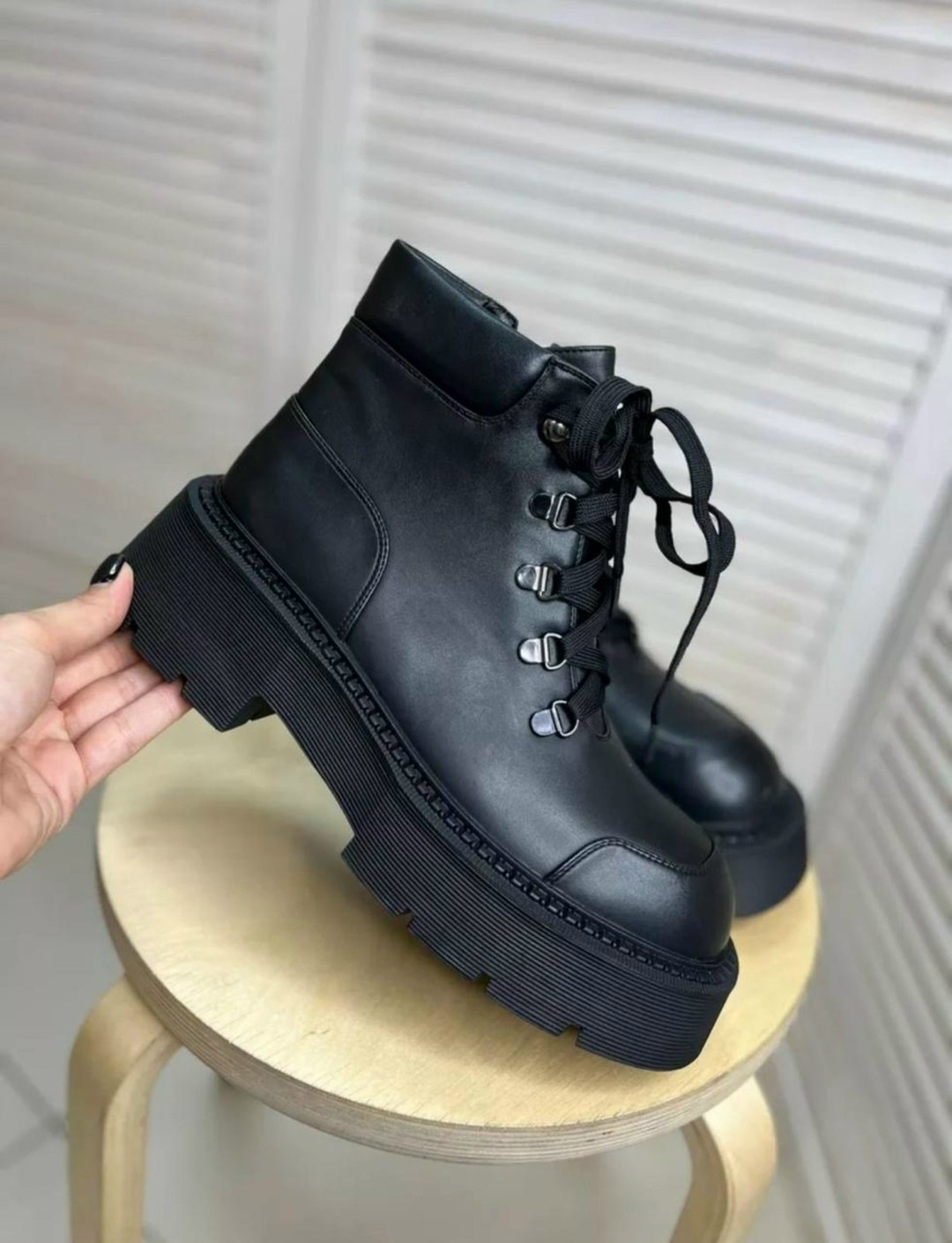 ,ботинки женские,ботинки,ботинки модные,зимние ботинки фенди