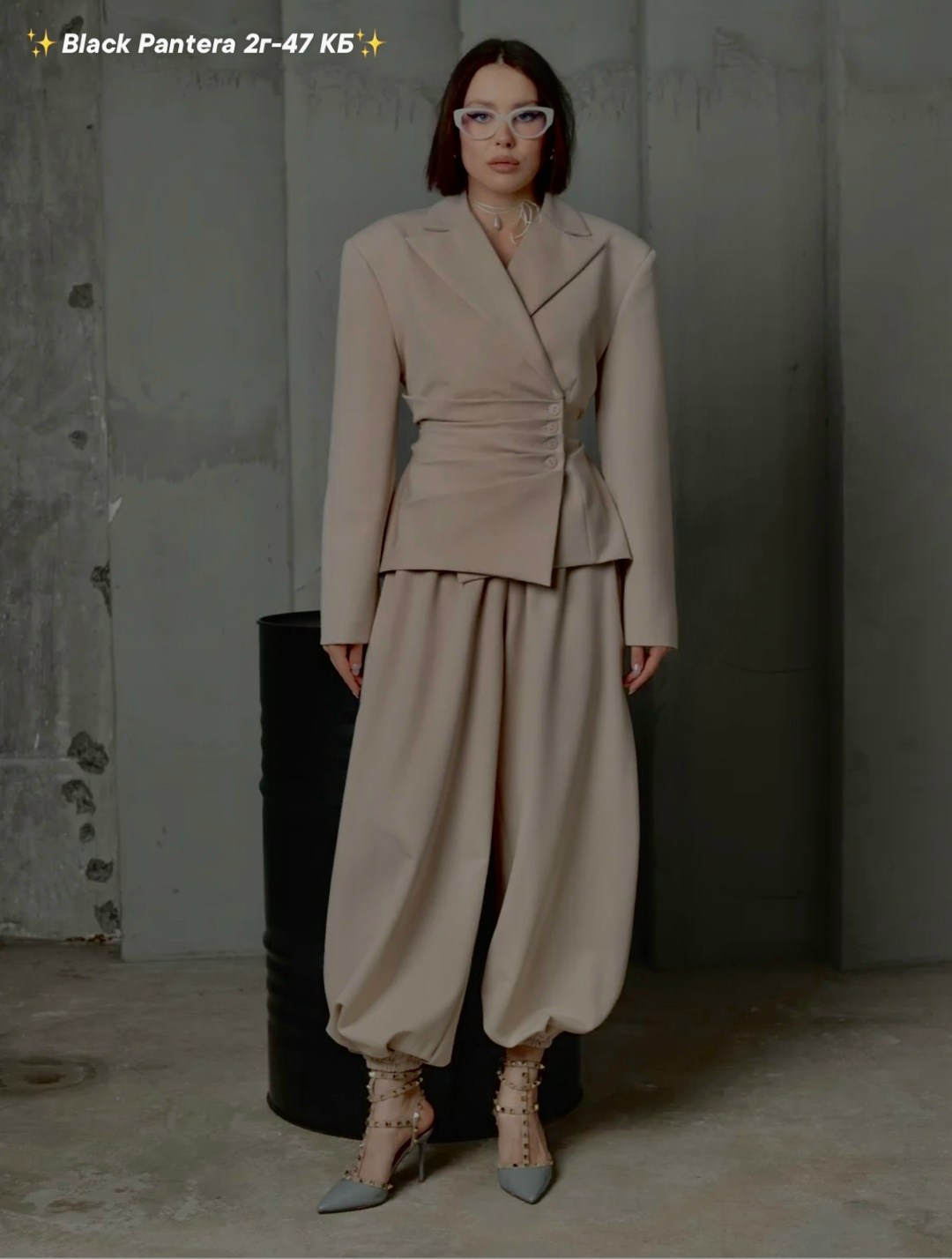 серый брючный костюм,брючный костюм,брючный костюм женский,женский костюм,серый костюм женский брючный