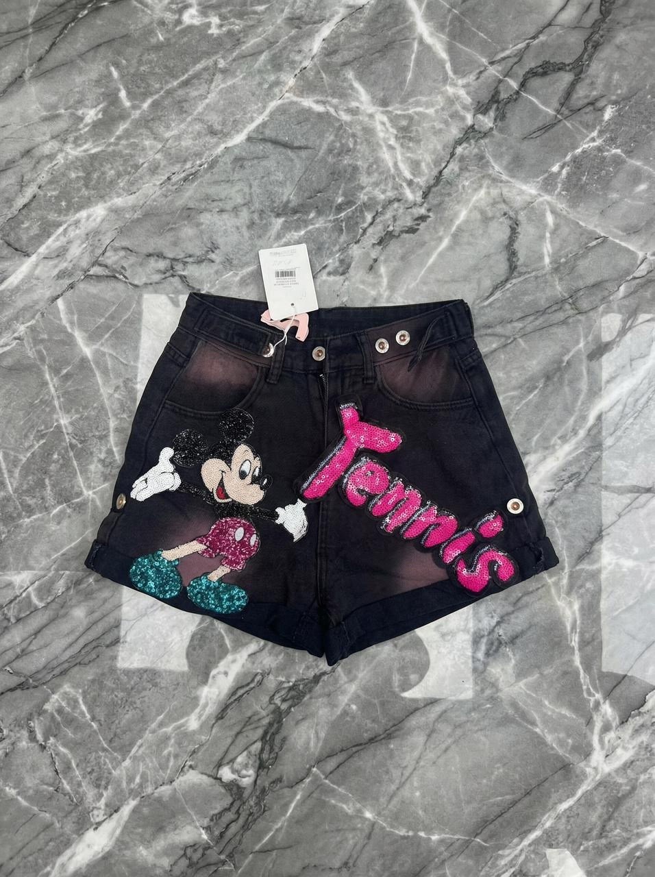 девушка,красивая женщина блондинка,короткие штанишки на бенче у блондинки пышногрудой,блондинка phoebe с большими сиськами,селфи красивой блондинки в купальнике