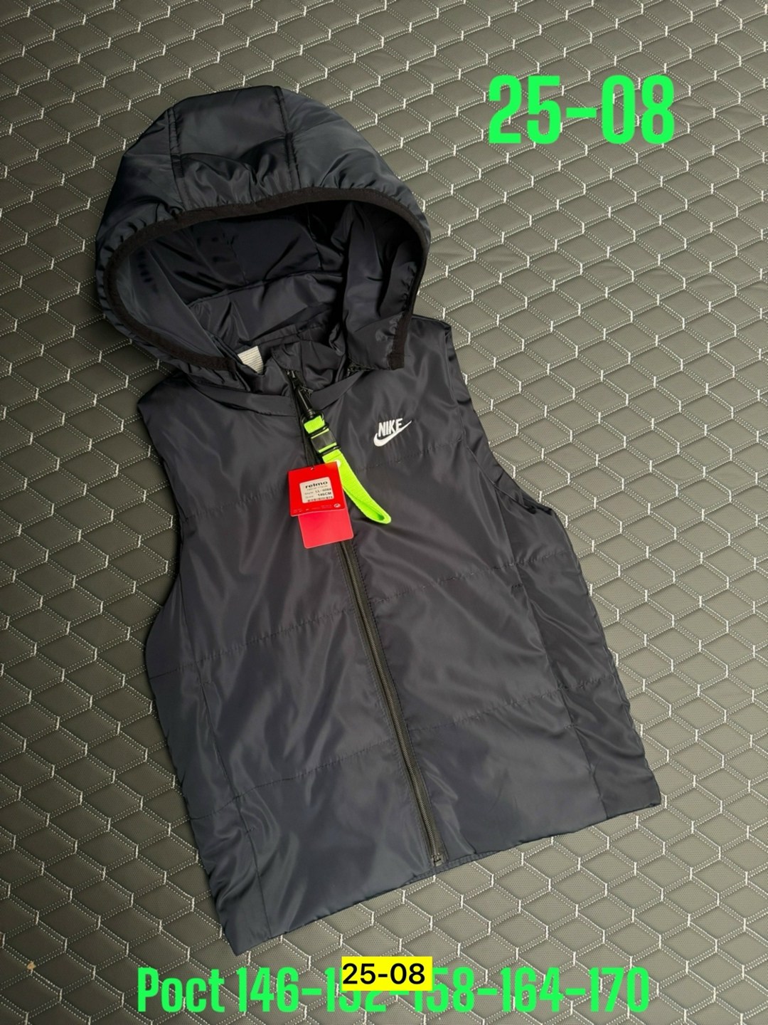 жилетка nike,жилетка безрукавка,жилетка детская,жилетка,жилет спортивное