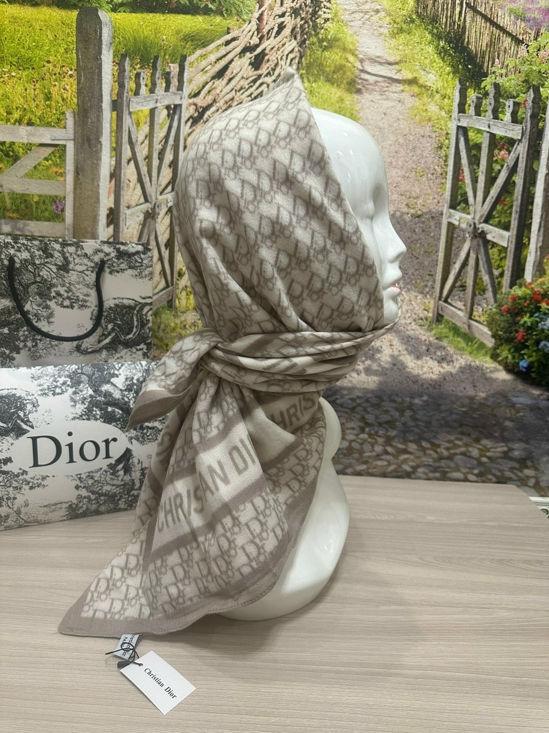 платок dior,платки диор,платок кристиан диор шелковый,платок dior из шелка,женские платки