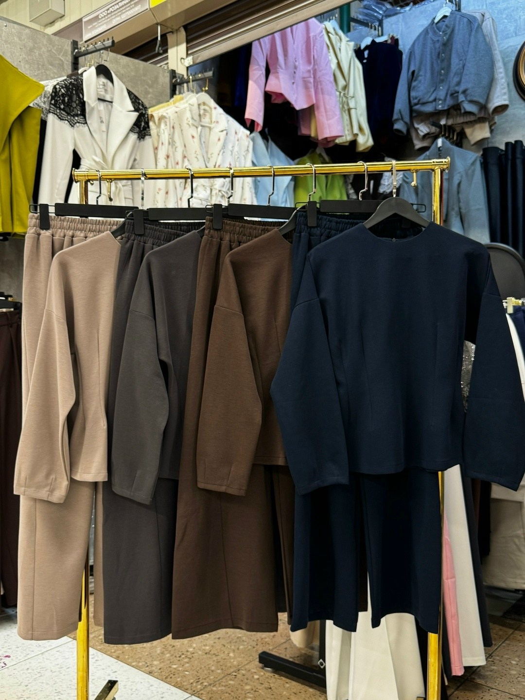 костюм женский с брюками палаццо,стильные женские костюмы,классический женский брючной костюм,костюм двойка женский,костюм женский с брюками