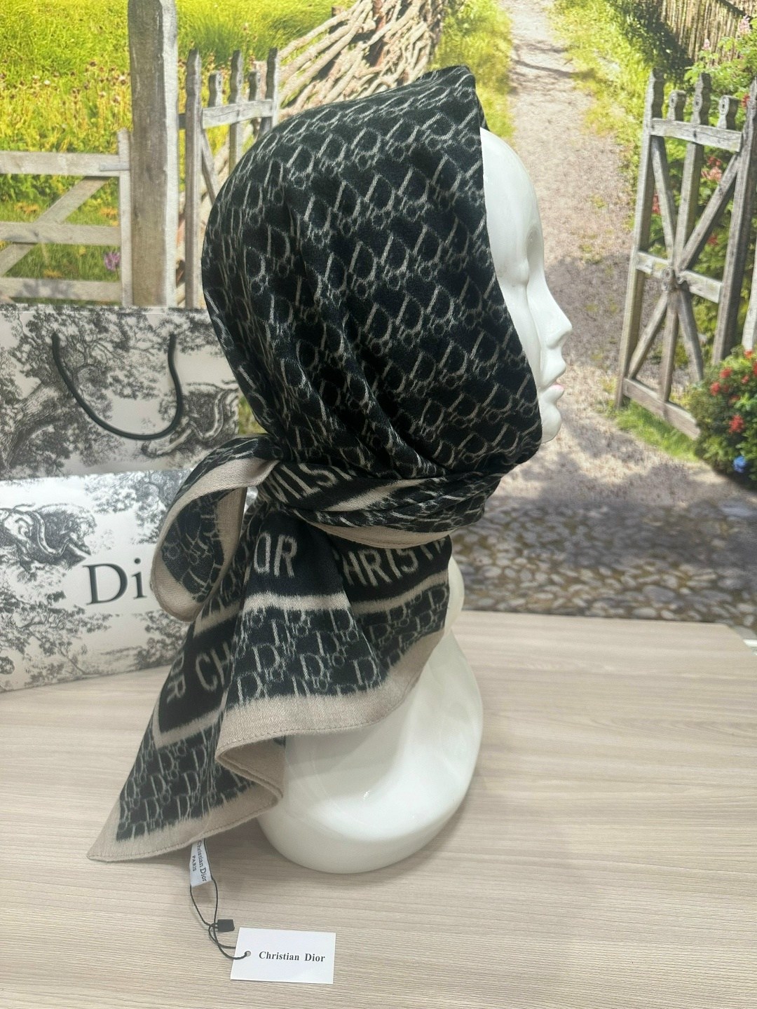 платок dior,платки диор,платок кристиан диор шелковый,платок dior из шелка,женские платки