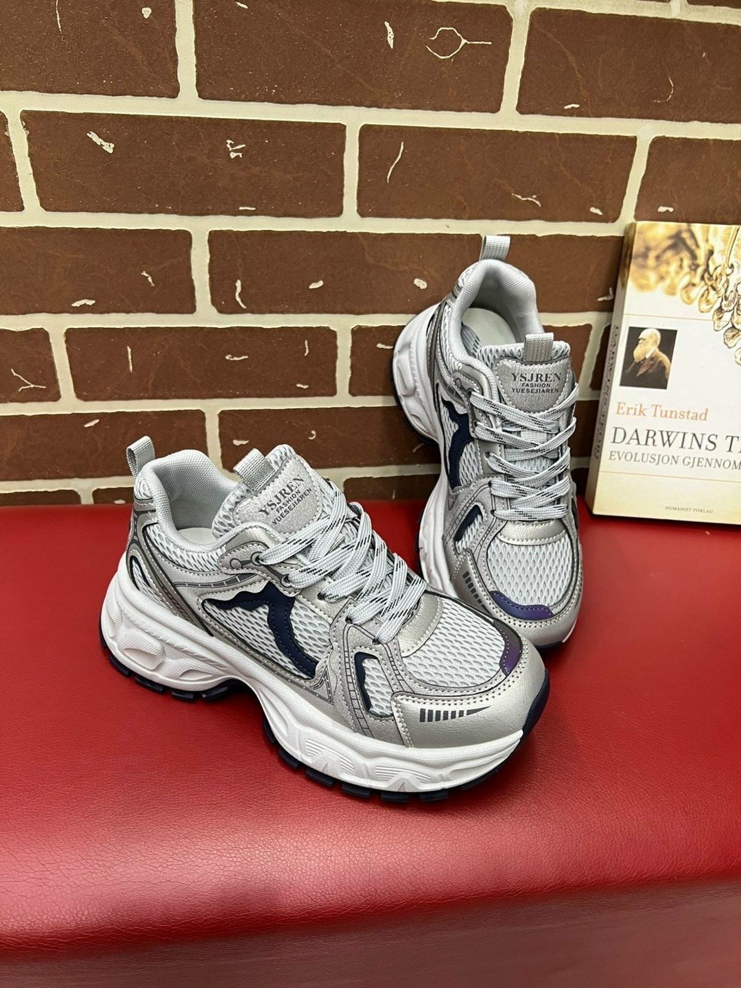 кроссовки женские,модные кроссовки,массивные кроссовки,кроссовки женские повседневные,женские модные кроссовки