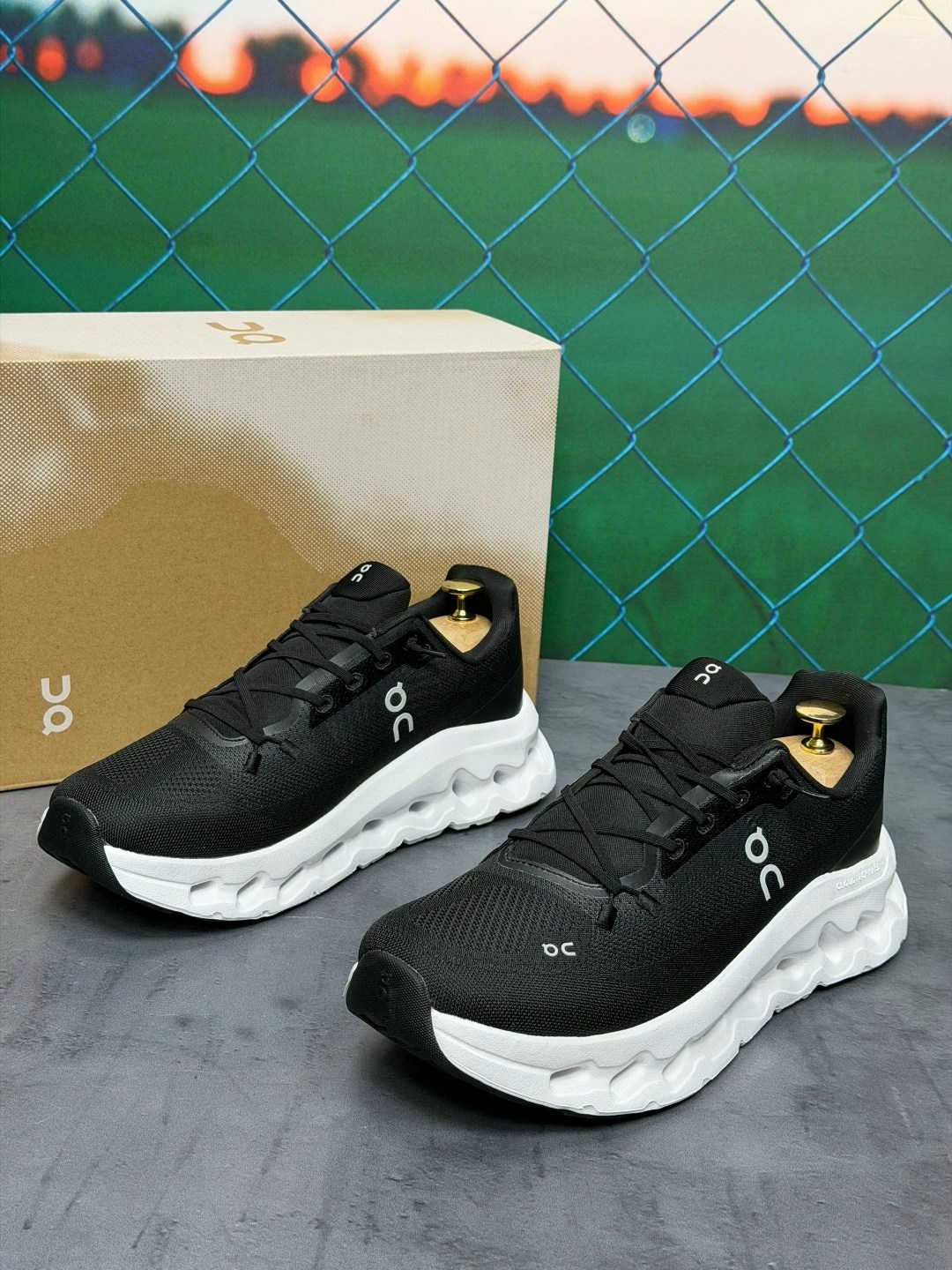 кроссовки on cloudflow,кроссовки,кроссовки on cloudrunner 2 цвет eclipse black,кроссовки женскиe,мужские кроссовки