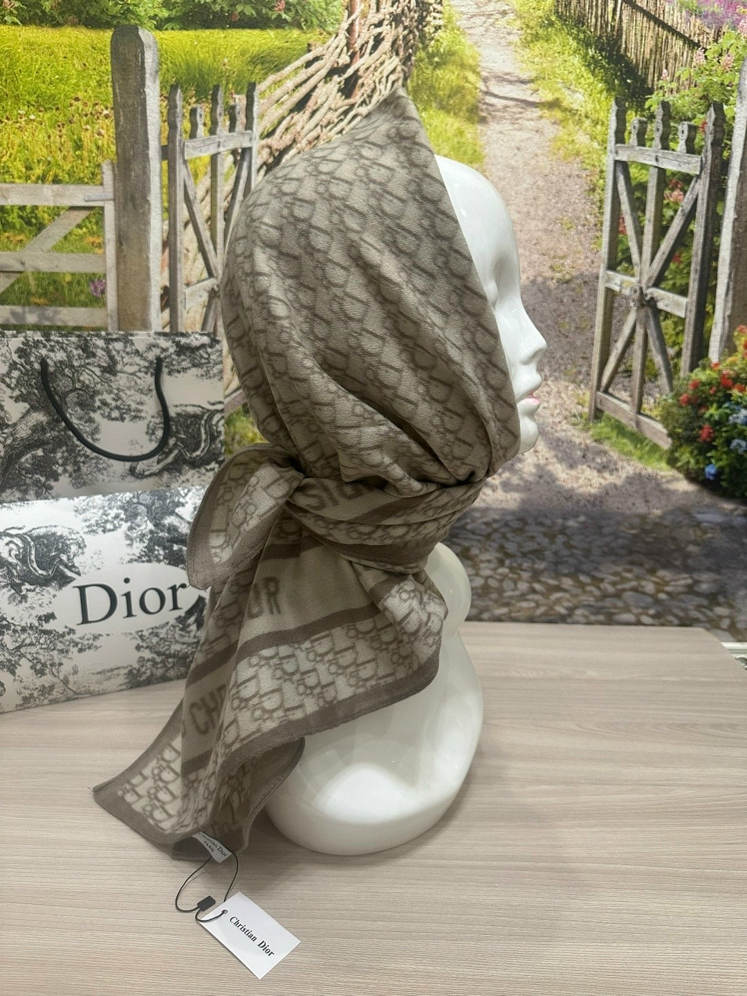 платок dior,платки диор,платок кристиан диор шелковый,платок dior из шелка,женские платки