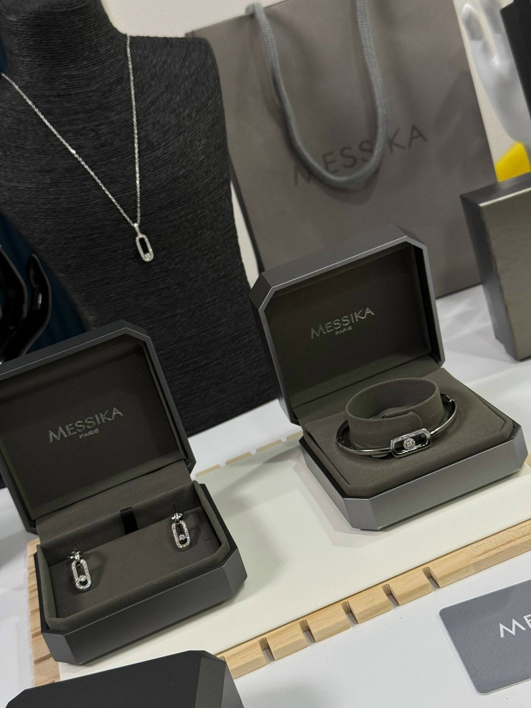 браслет messika,кольцо messika,messika украшения,messika серьги,коробка для украшений