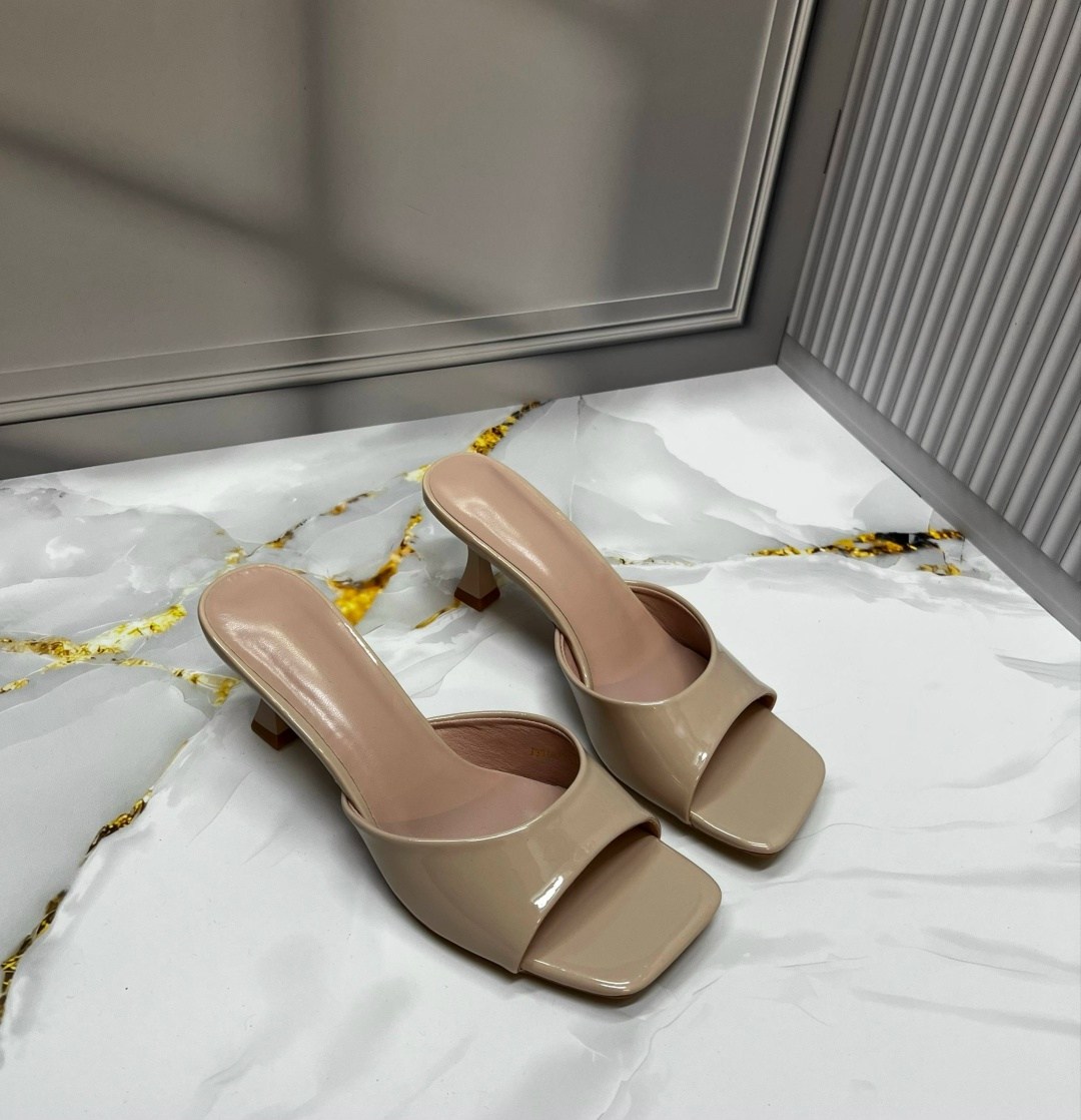 ,шлепки на каблуке,мюли на каблуке,замшевые мюли,женские босоножки