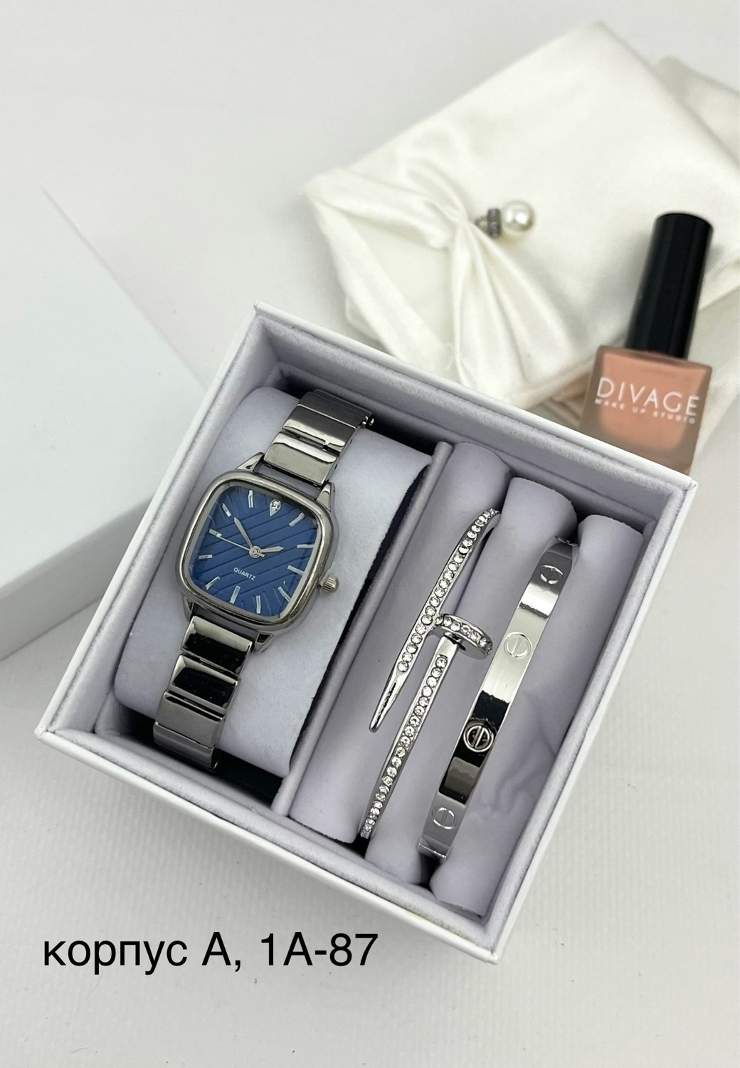 женский набор cartier (часы + 2 браслета),женский подарочный набор "cartier" часы кварцевые и 2 браслета в коробке,женский набор часы с браслетом,набор часы наручные женские rol + 2 браслета,женские ч