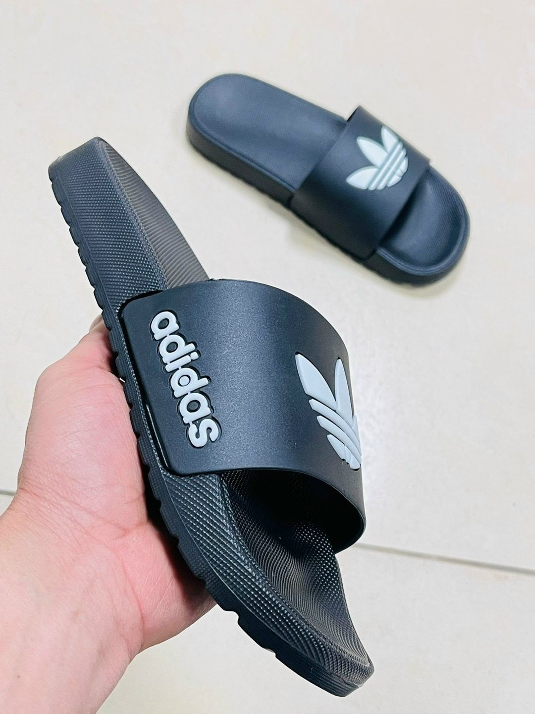 шлепанцы модные,летние шлепанцы,,женские шлепки,шлепанцы adidas