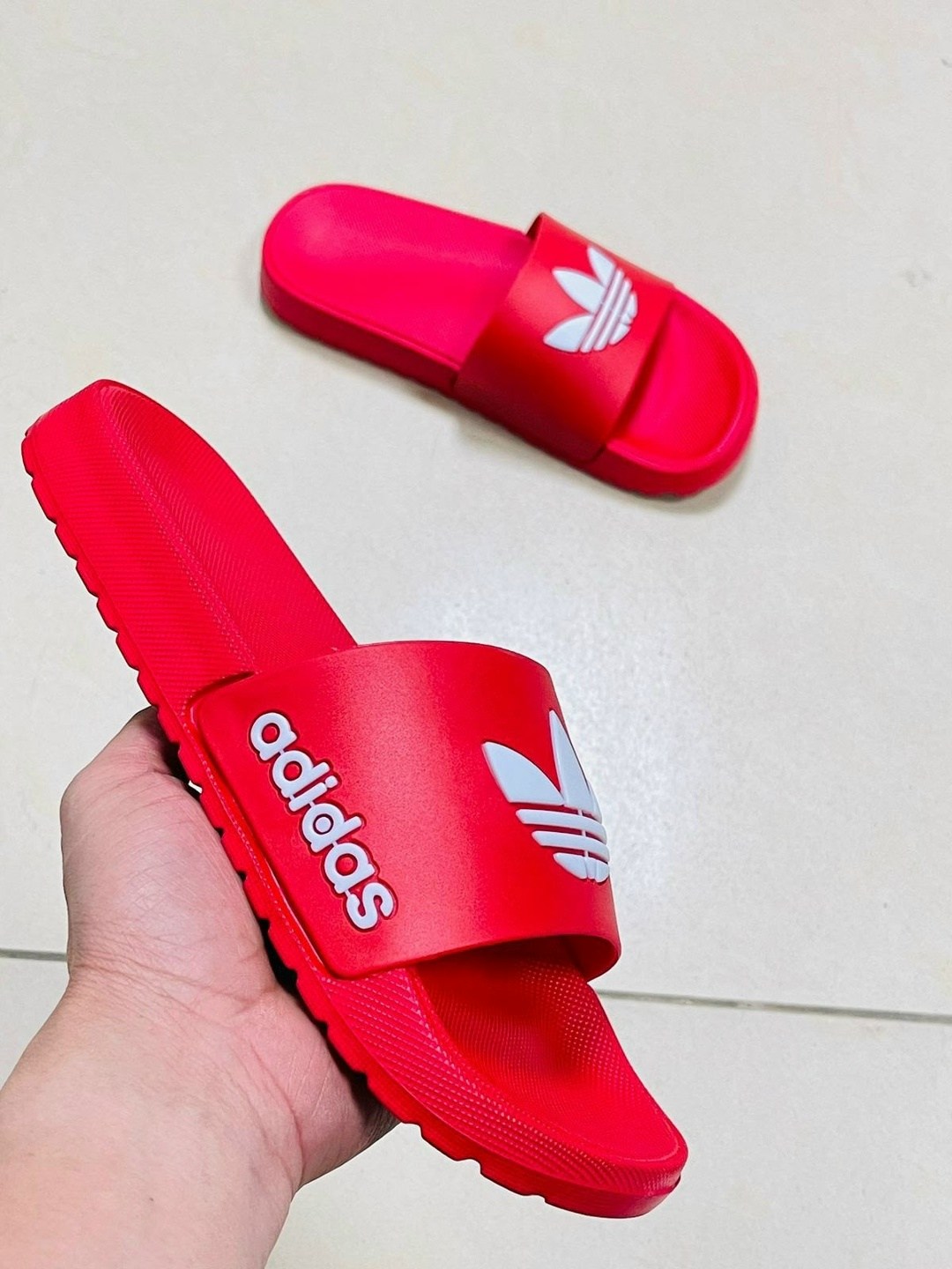 шлепанцы модные,летние шлепанцы,,женские шлепки,шлепанцы adidas