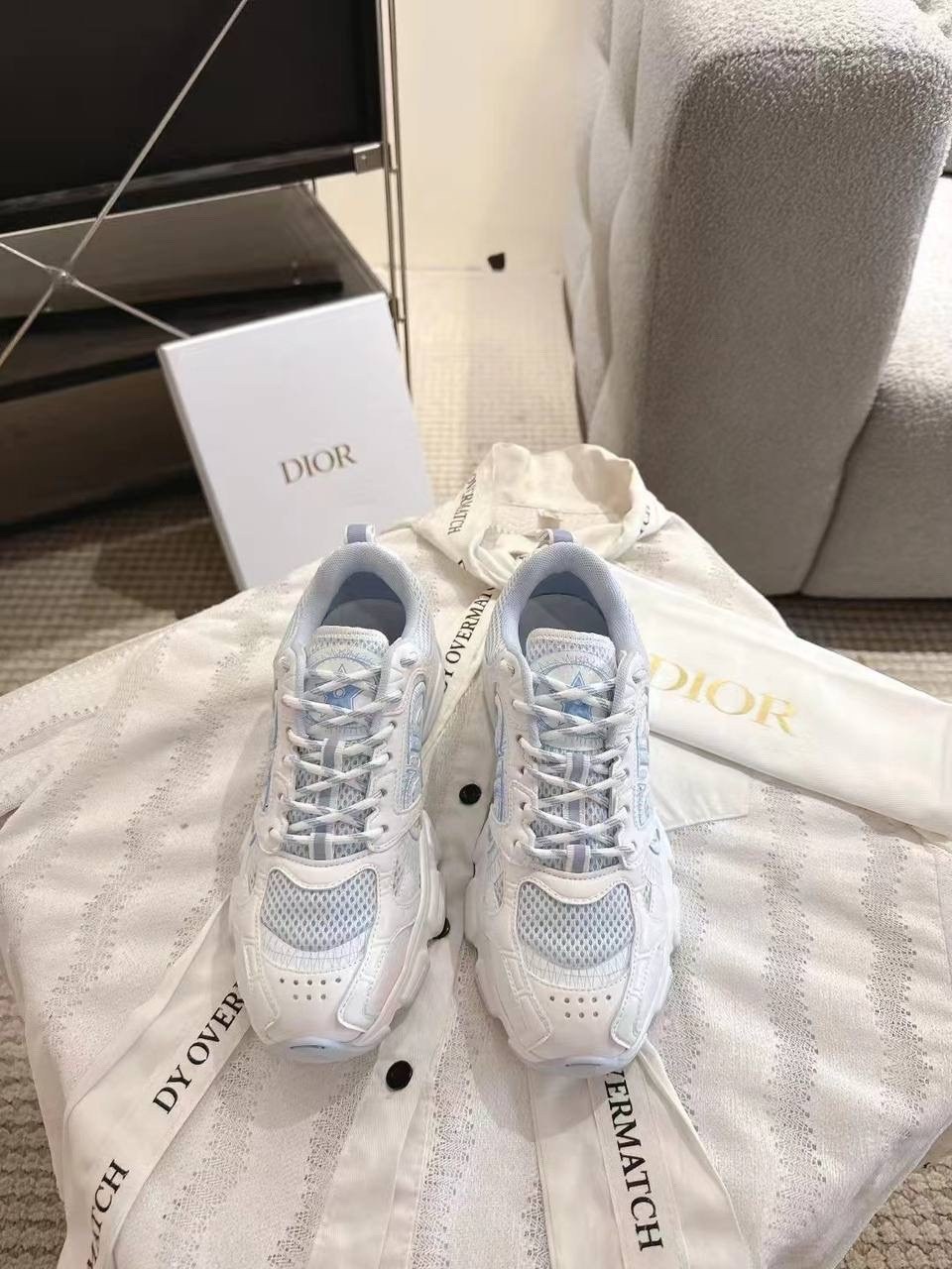 кроссовки dior,кроссовки christian dior,женские кроссовки,кроссовки,кроссовки диор женские