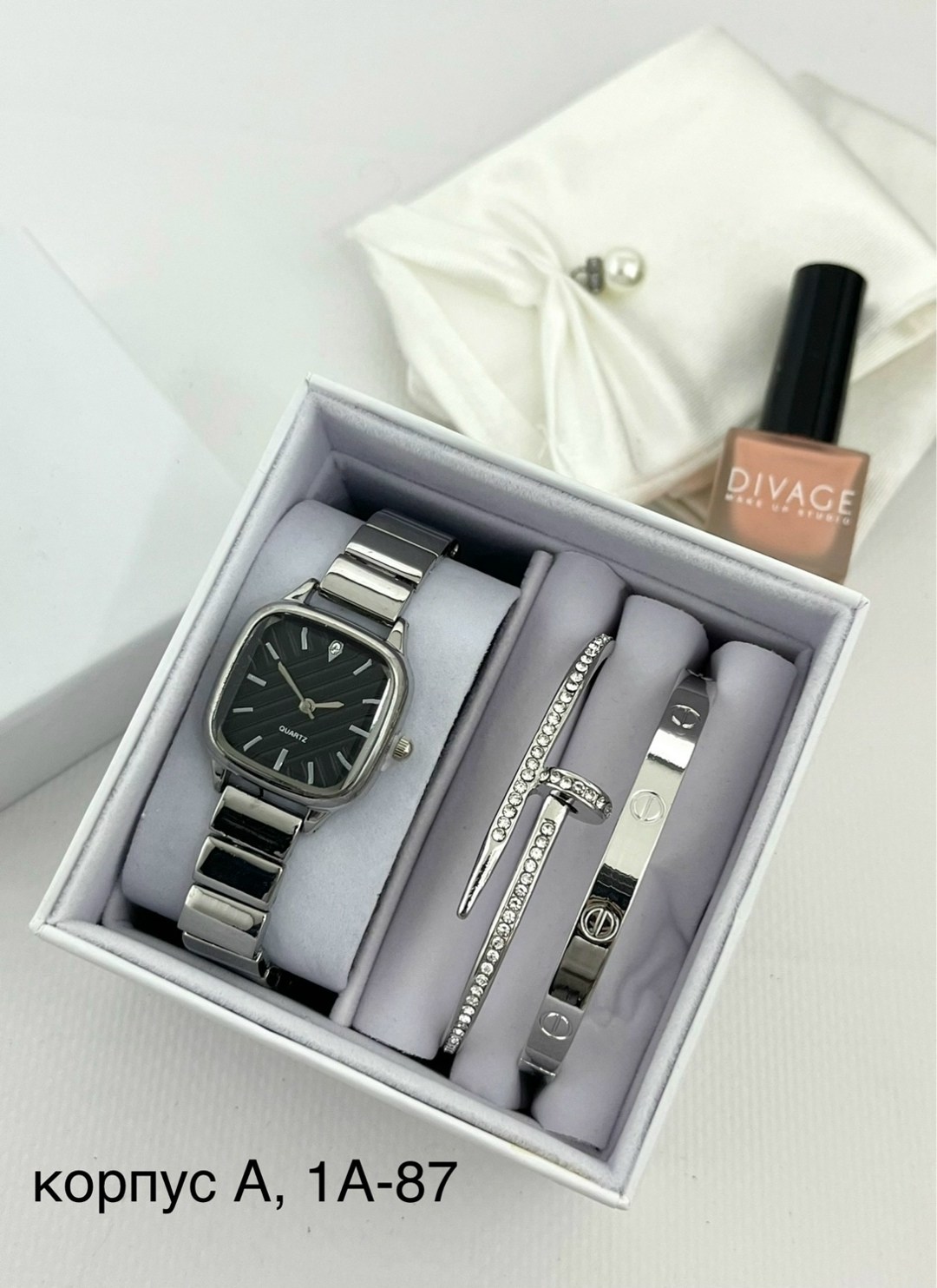 женский набор cartier (часы + 2 браслета),женский подарочный набор "cartier" часы кварцевые и 2 браслета в коробке,женский набор часы с браслетом,набор часы наручные женские rol + 2 браслета,женские ч