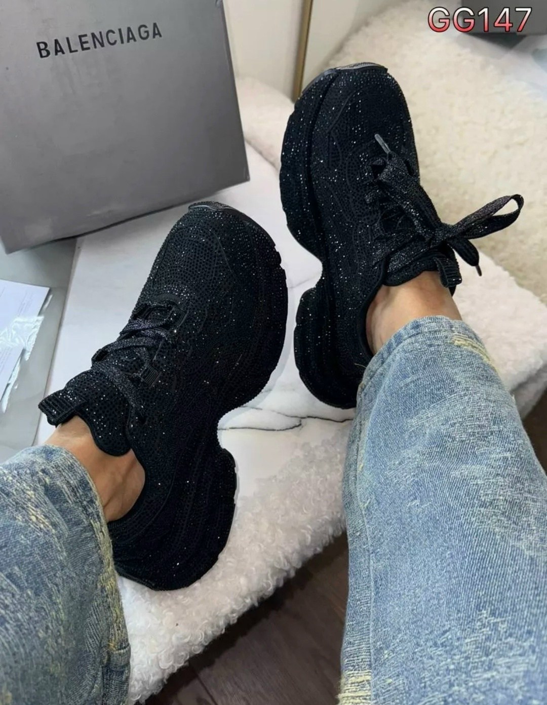 кроссовки balenciaga со стразами elkami цвет черный,кроссовки balenciaga со стразами,кроссовки balenciaga женские,кроссовки замш,кроссовки баленсиага