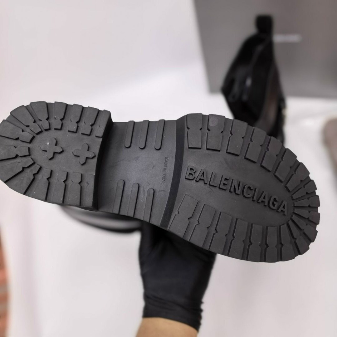 ботинки balenciaga,ботинки баленсиага,большие ботинки баленсиага,balenciaga женские кожаные ботинки чёрного цвета,balenciaga женские кожаные ботинки balenciaga чёрного цвета