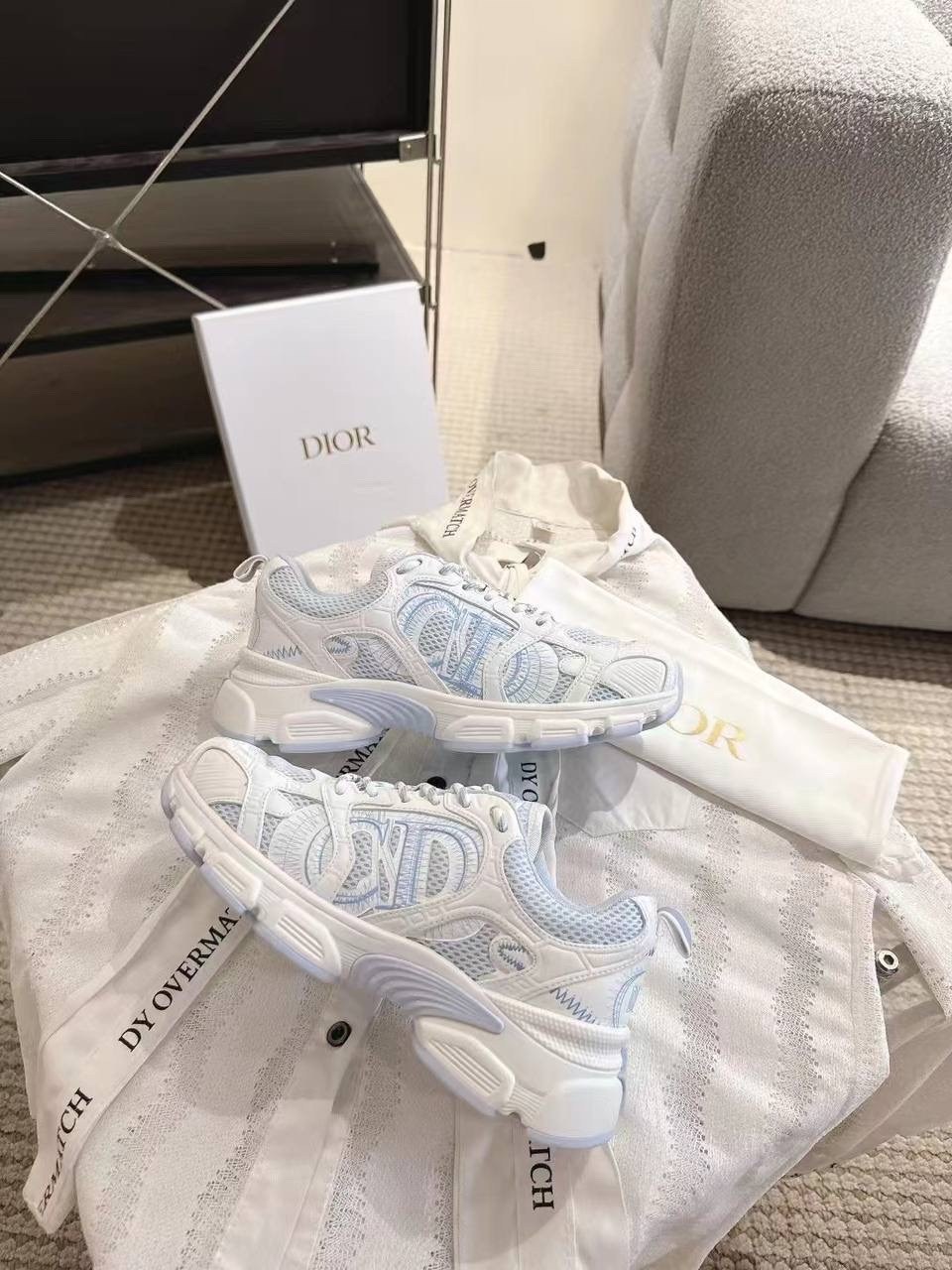 кроссовки dior,кроссовки christian dior,женские кроссовки,кроссовки,кроссовки диор женские