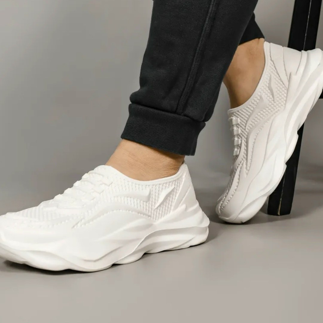 кроссовки,спортивные кроссовки,кроссовки модные,спортивная ,массивные кроссовки