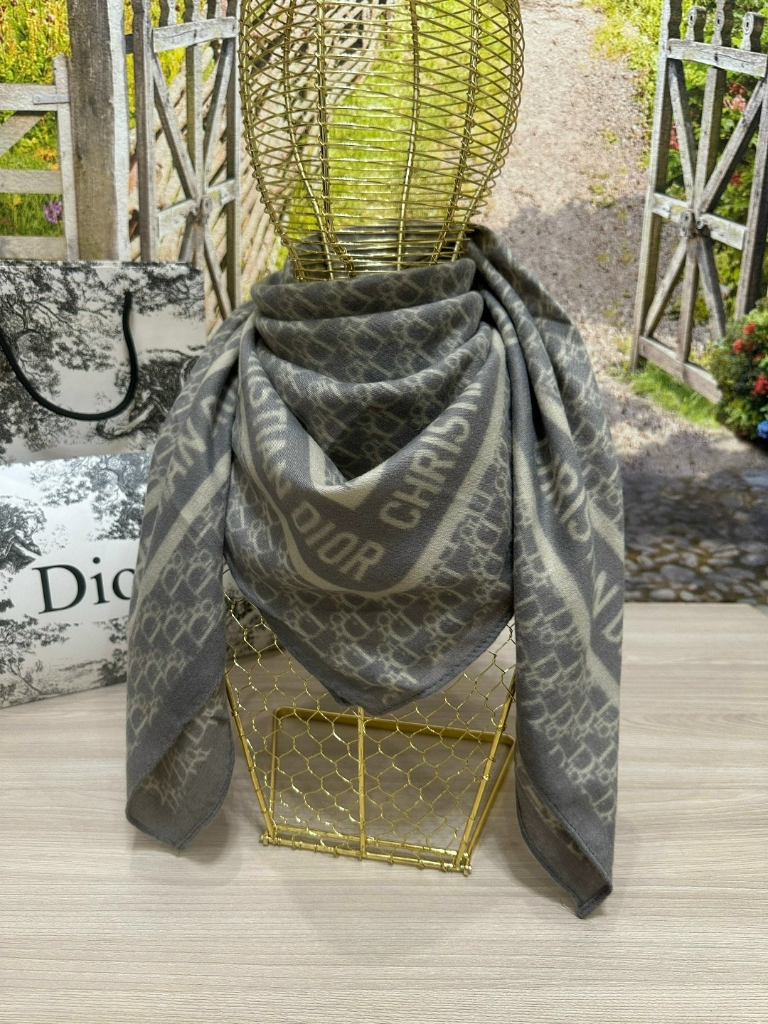 платок dior,платки диор,платок кристиан диор шелковый,платок dior из шелка,женские платки