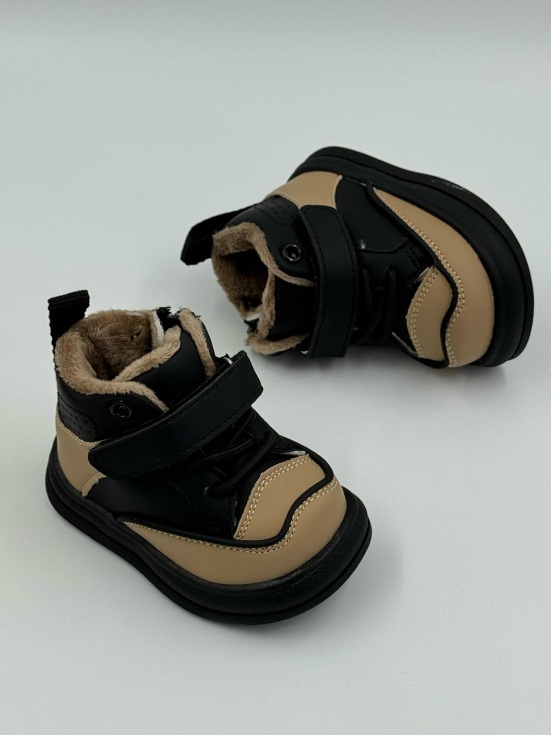 детские ботинки,, детская,зимняя ,ботинка