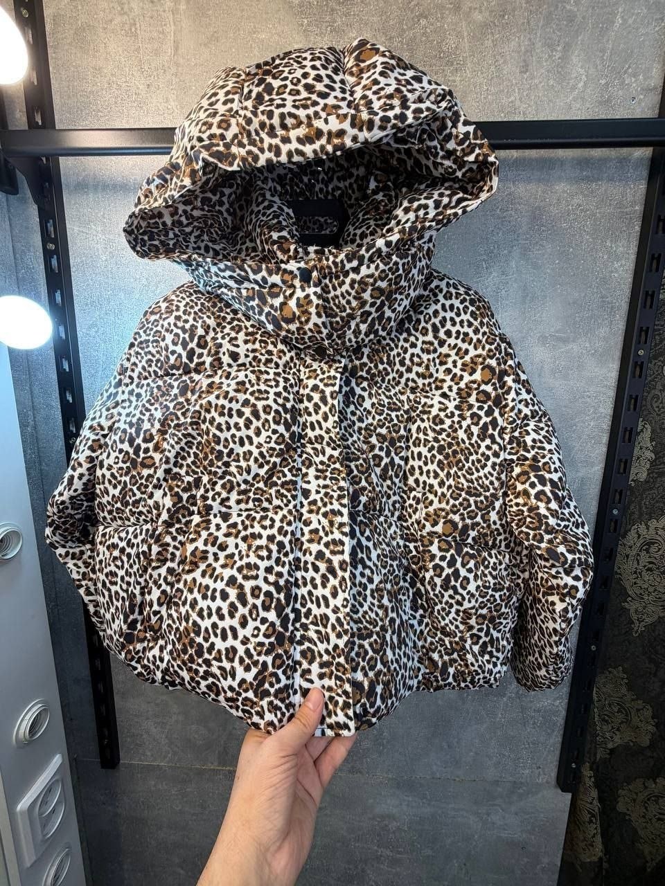 куртка леопардовая,куртка с леопардовым принтом,леопардовая женская куртка,монклер леопардовый пуховик,женская зимняя куртка леопардовая