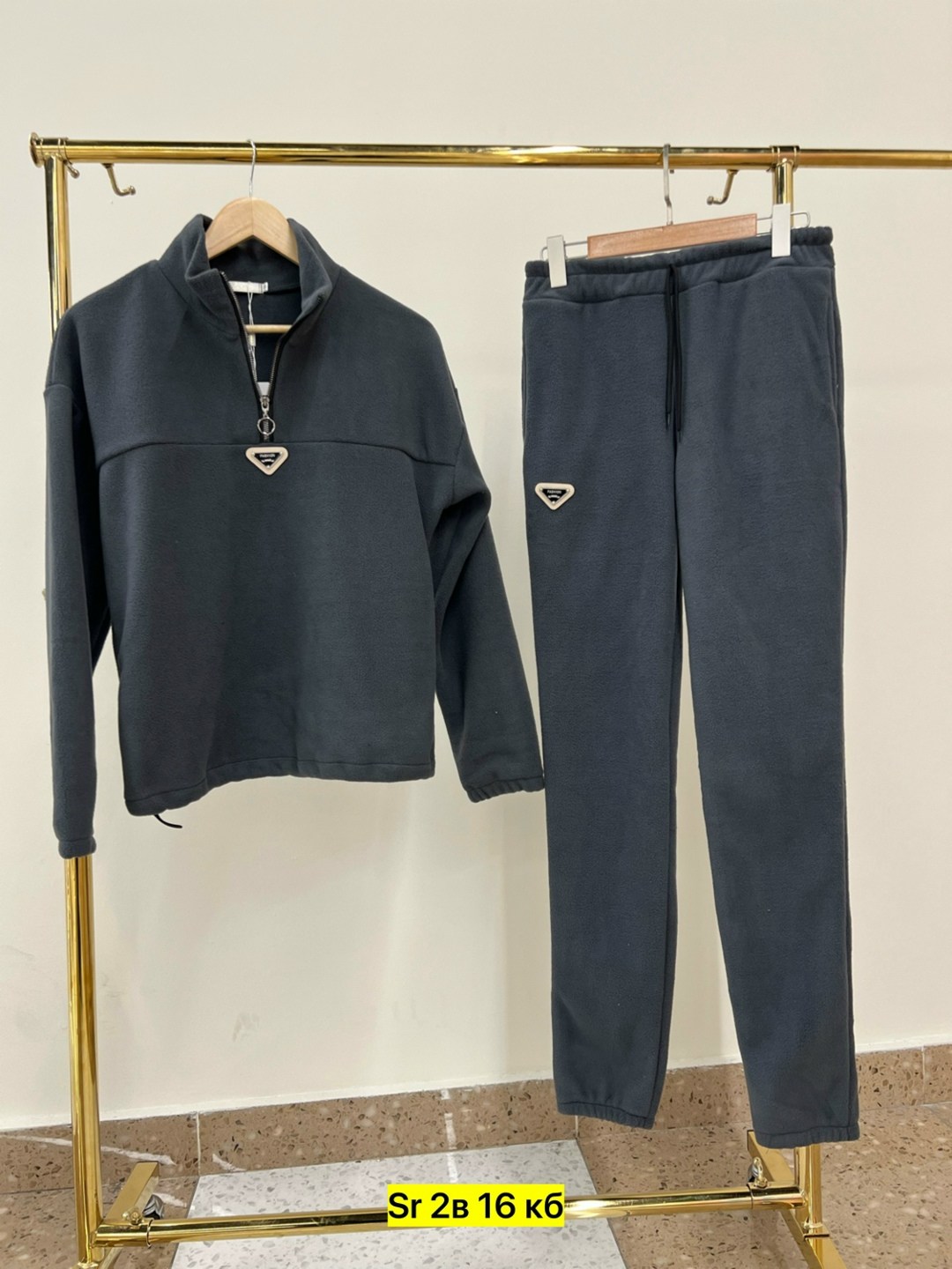 cпортивный костюм женский на флисе,женские костюмы на флисе,спортивные костюмы,женский спортивный костюм,костюм на флисе мужской