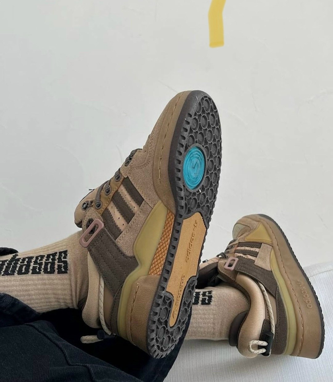 кроссовки adidas,кроссовки bad bunny x adidas forum buckle low,кроссовки адидас forum low bad bunny,кроссовки adidas bad bunny,кроссовки адидас