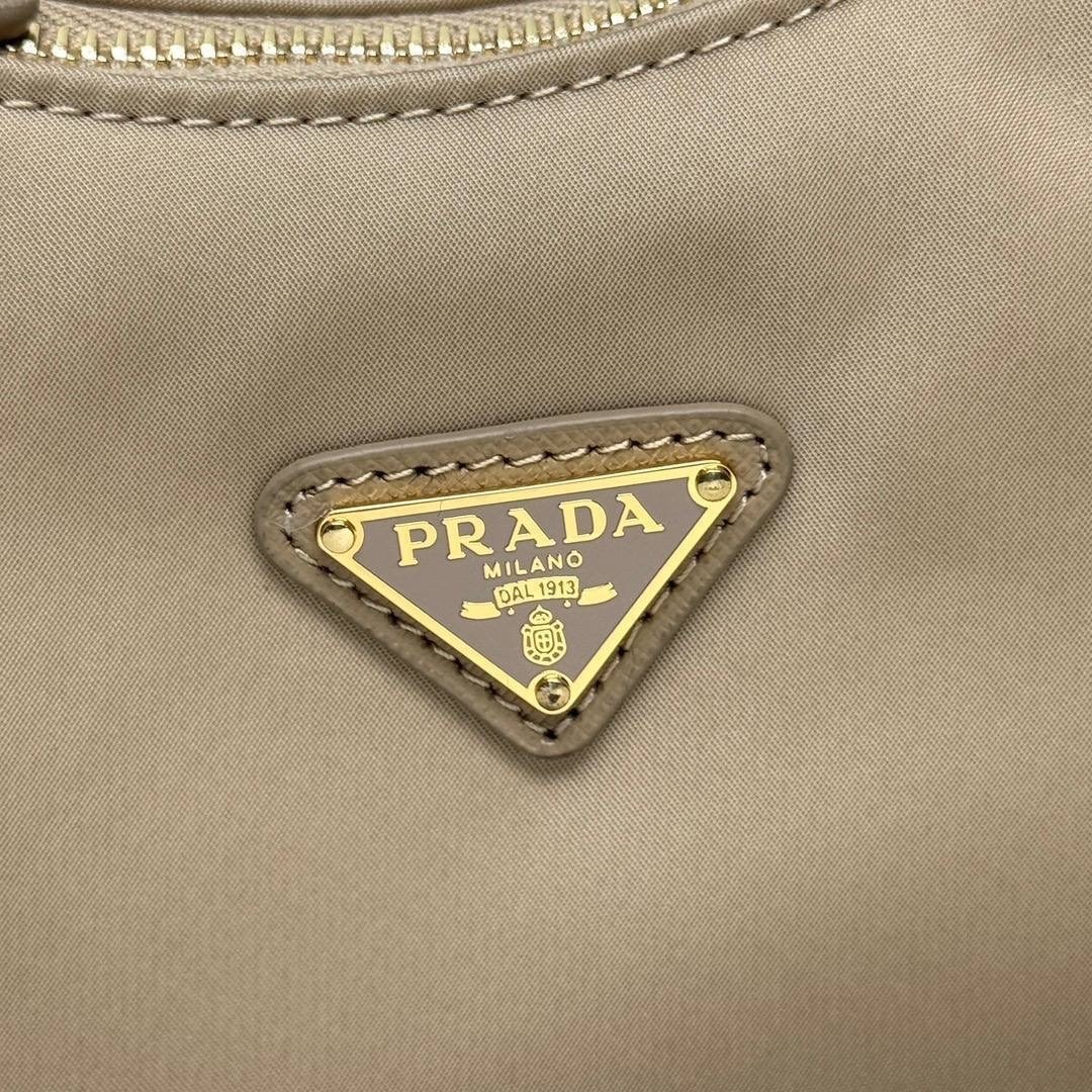 женская сумка prada,сумка на плечо prada prada,prada сумка на плечо,prada сумка,prada сумка багет
