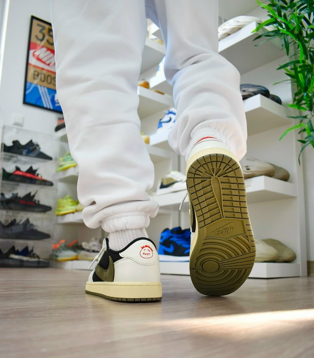 air jordan 1 low travis scott,кроссовки кожа,nike air jordan 1 low travis scott reverse mocha,nike jordan 1 low travis scott olive,кроссовки air jordan 1 low travis scott