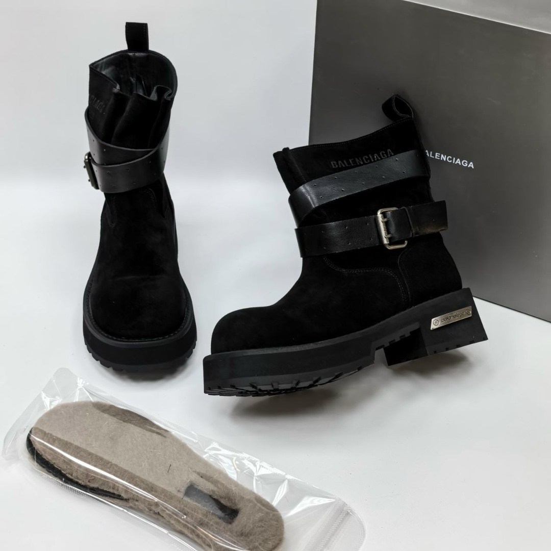 ботинки balenciaga,ботинки баленсиага,большие ботинки баленсиага,balenciaga женские кожаные ботинки чёрного цвета,balenciaga женские кожаные ботинки balenciaga чёрного цвета