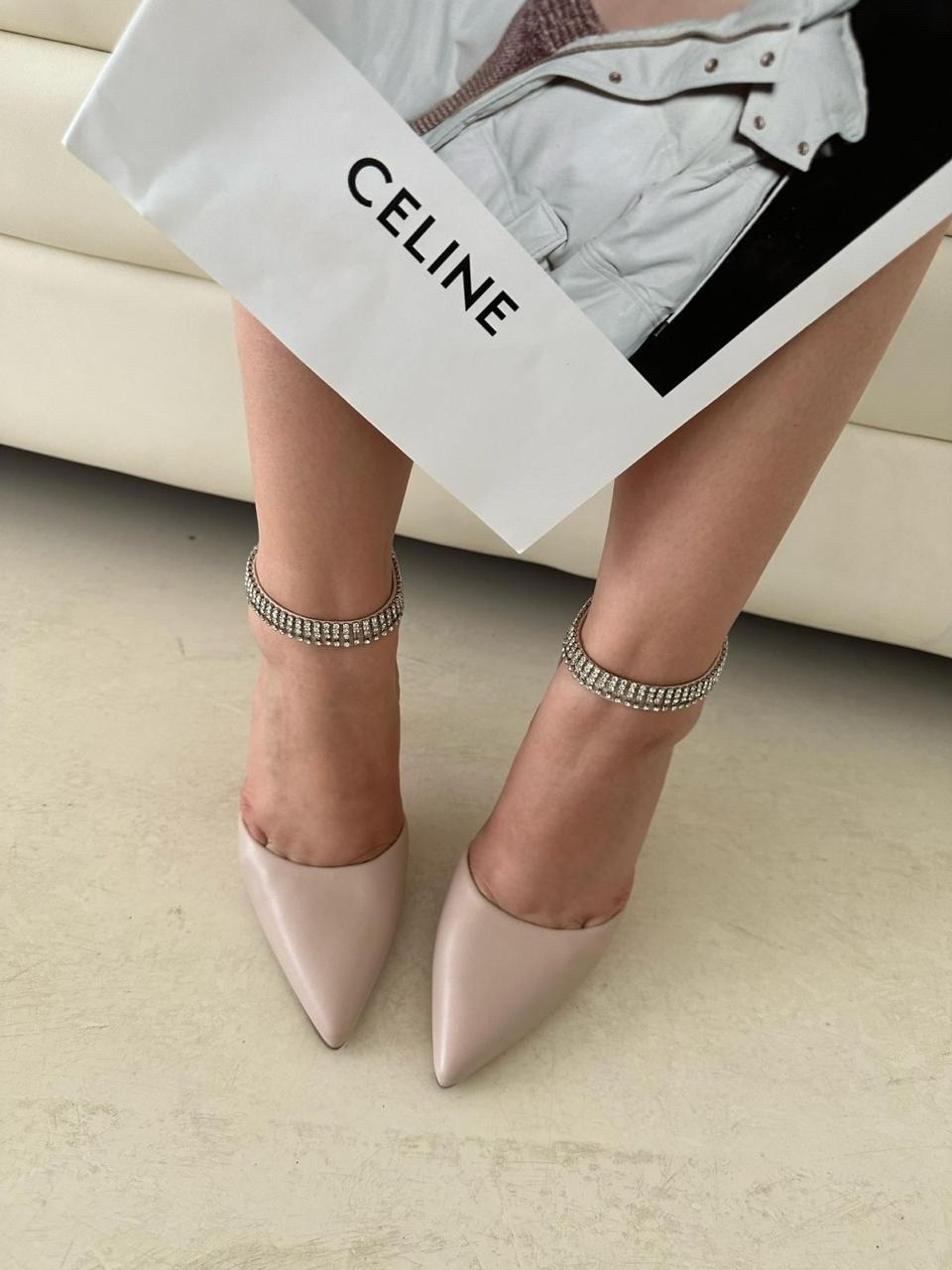 на каблуках,женские каблуки,туфли женские,каблуки шпильки,туфли женские на каблуках