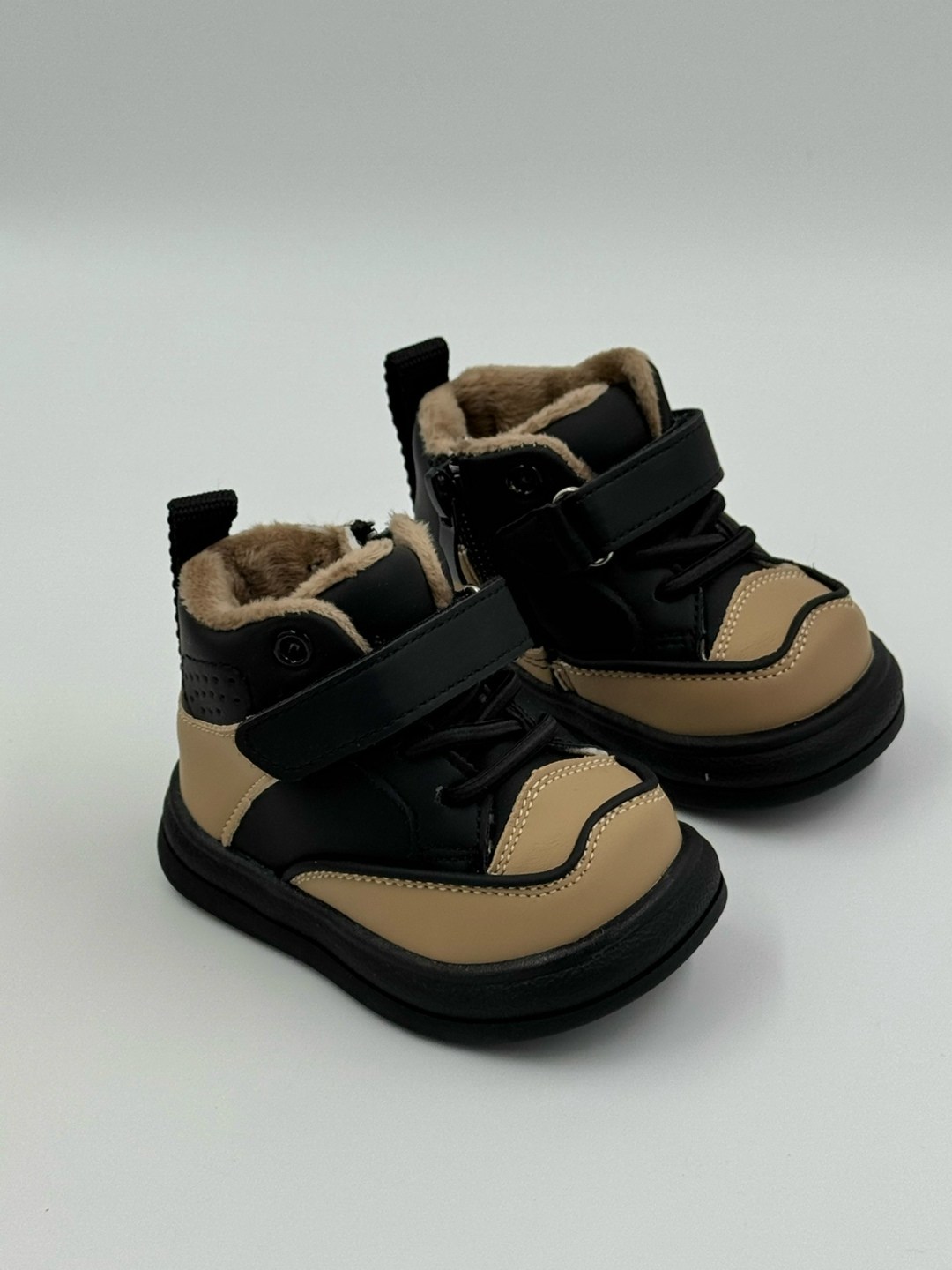 детские ботинки,, детская,зимняя ,ботинка