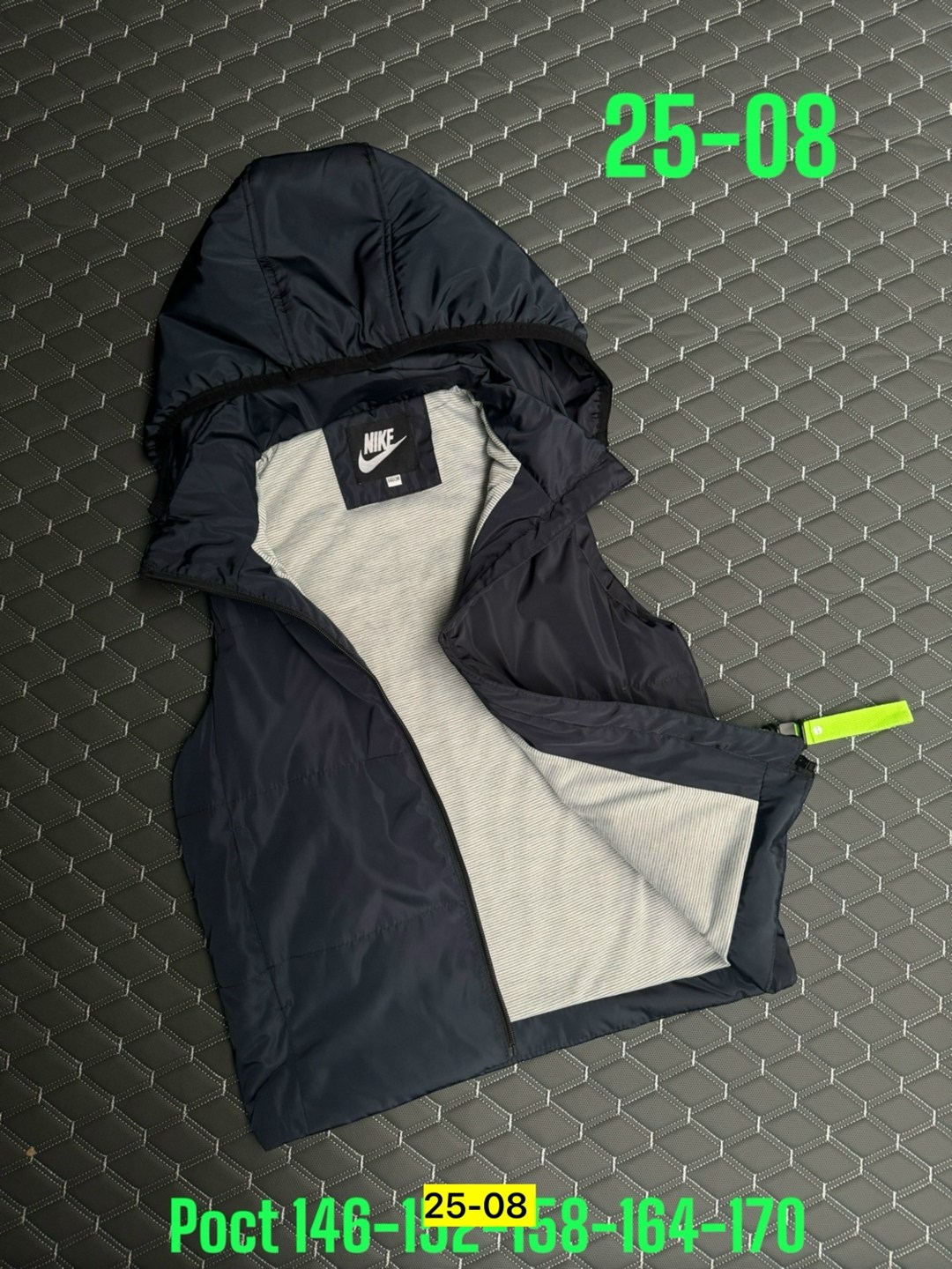 жилетка nike,жилетка безрукавка,жилетка детская,жилетка,жилет спортивное