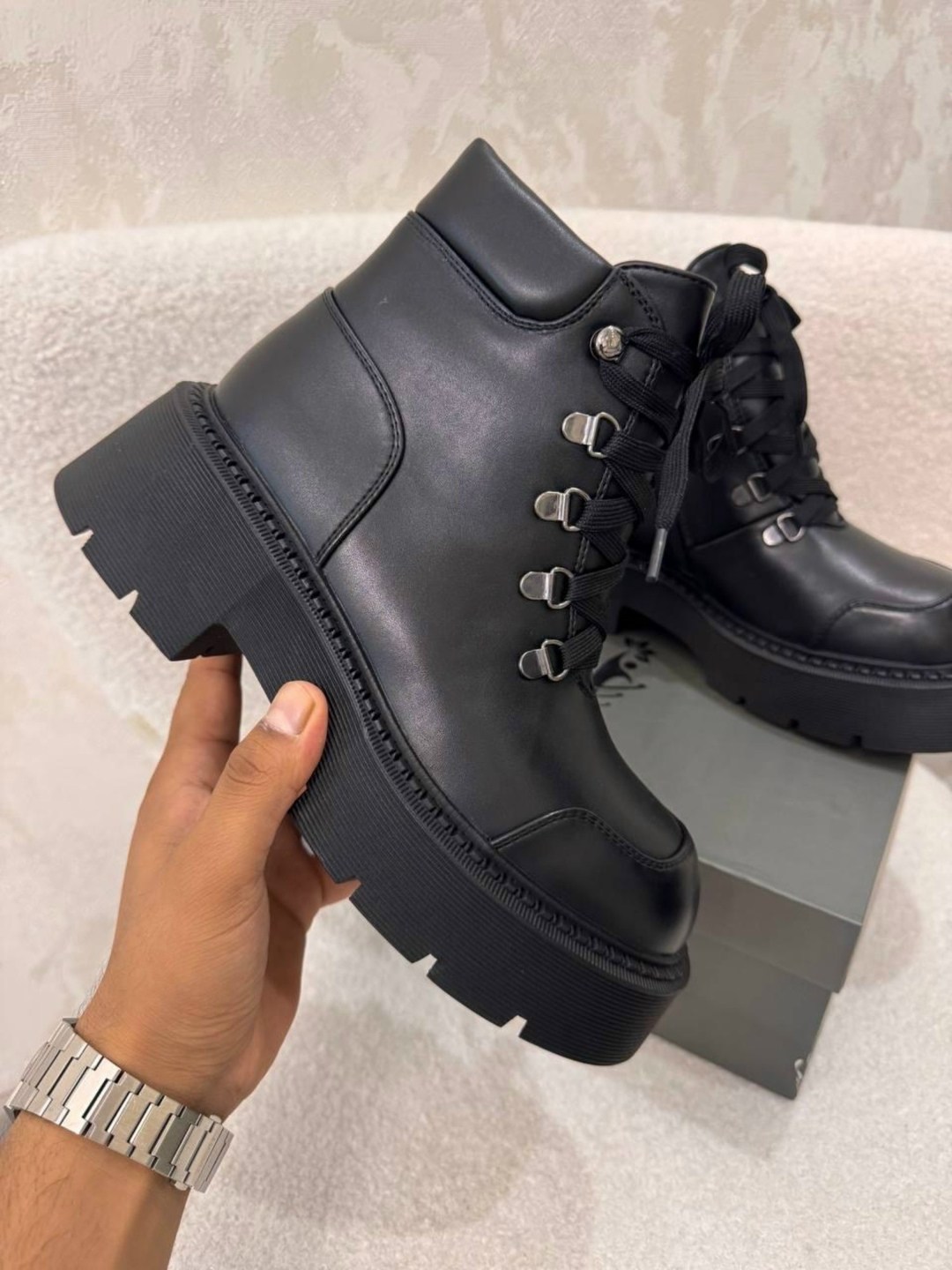 ,ботинки женские,ботинки,ботинки модные,зимние ботинки фенди