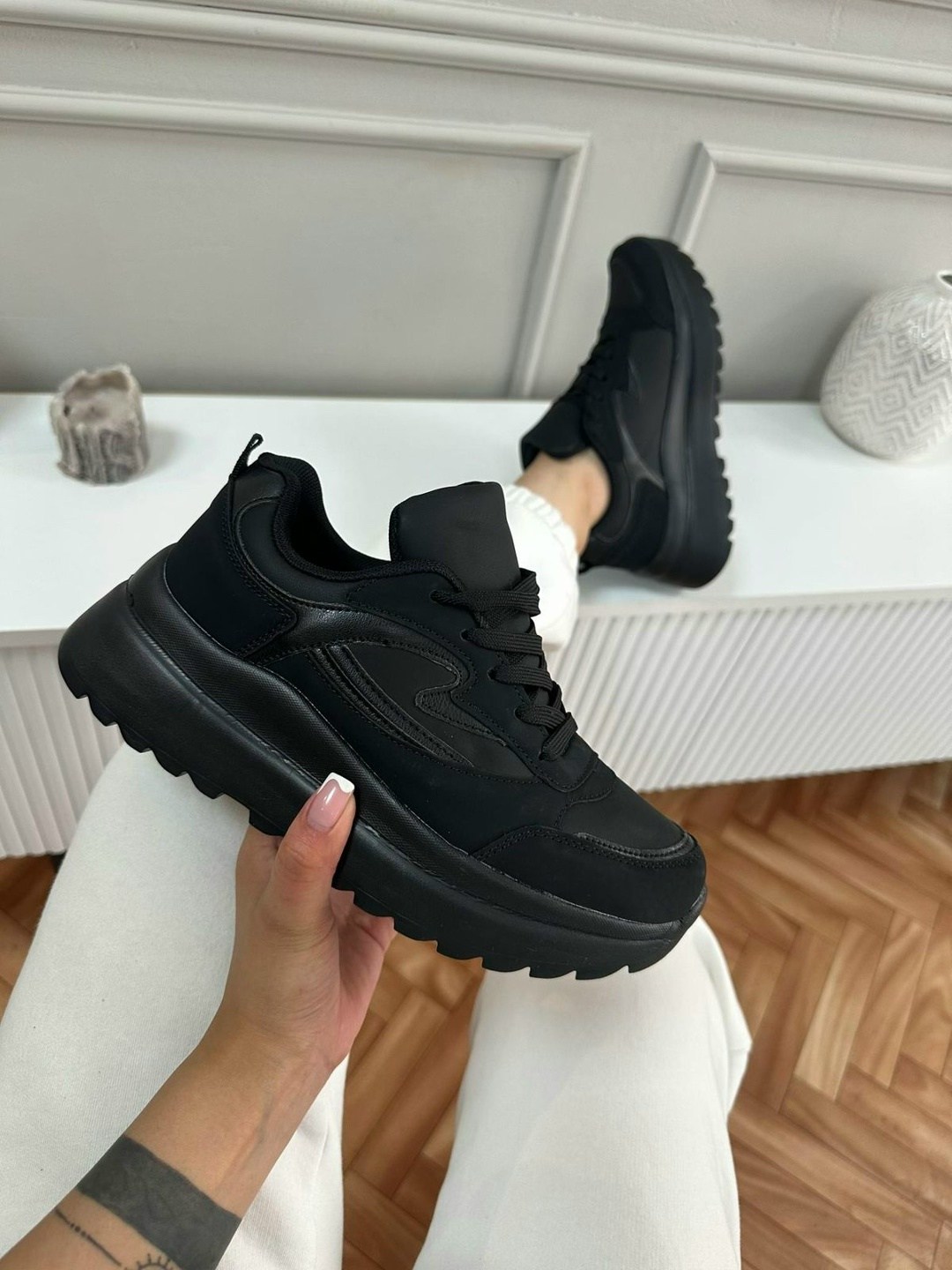 кроссовки женскиe,,кроссовки для женщин,кроссовки для девушек,кроссовка