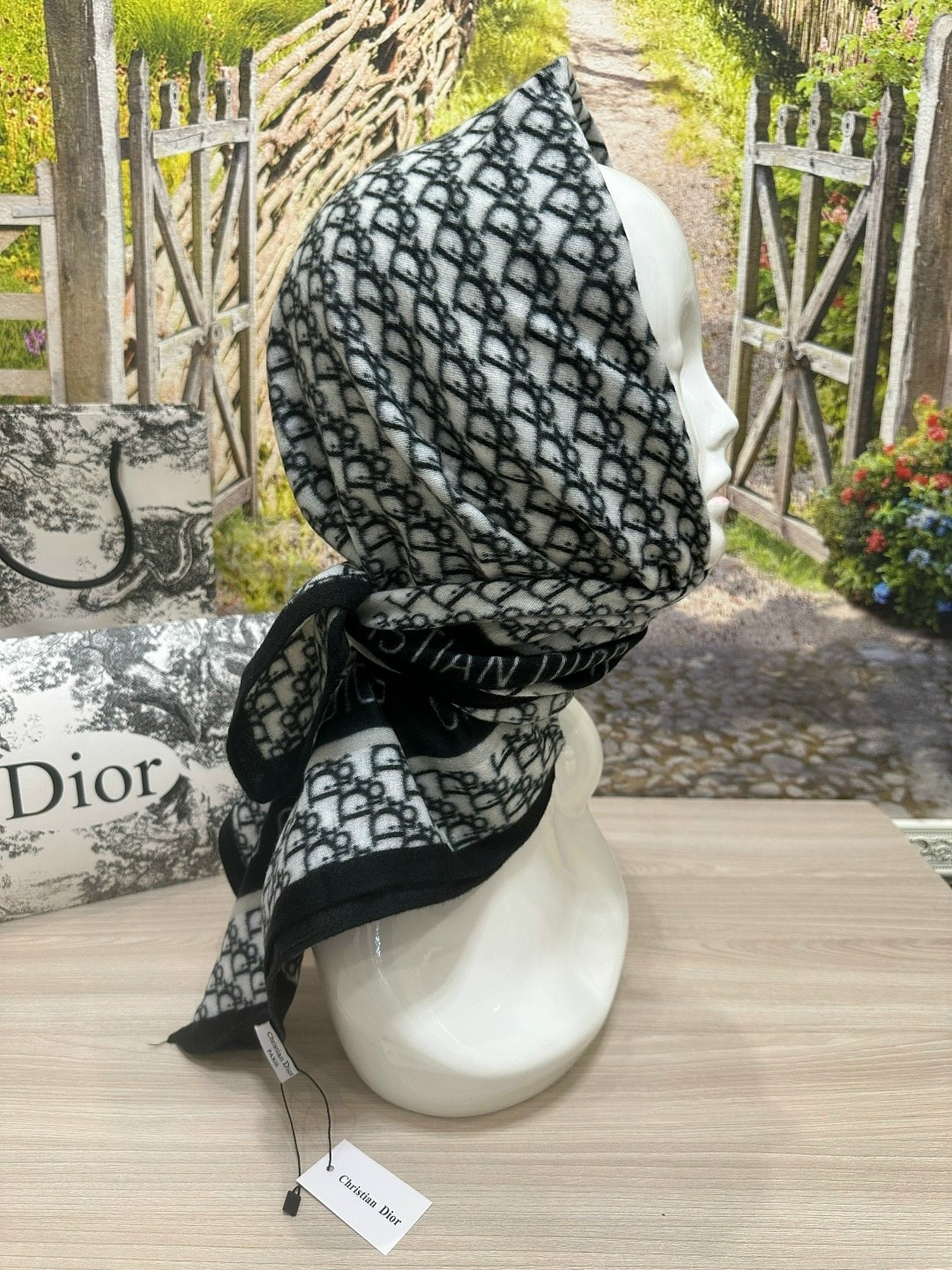 платок dior,платки диор,платок кристиан диор шелковый,платок dior из шелка,женские платки