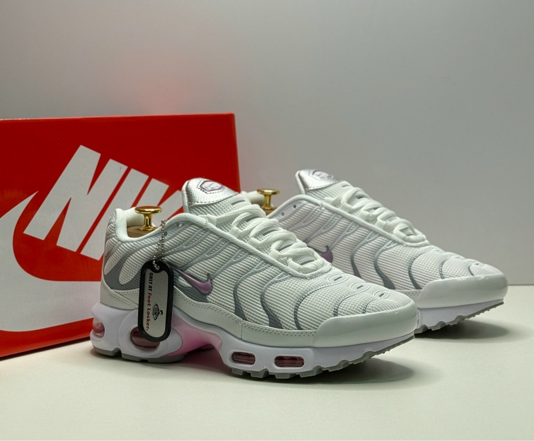 кроссовки nike air max tn plus,кроссовки женские nike air max tn plus,nike air max tn plus,женские кроссовки,кроссовки nike air max plus
