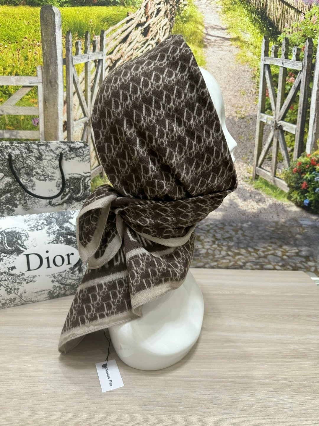 платок dior,платки диор,платок кристиан диор шелковый,платок dior из шелка,женские платки