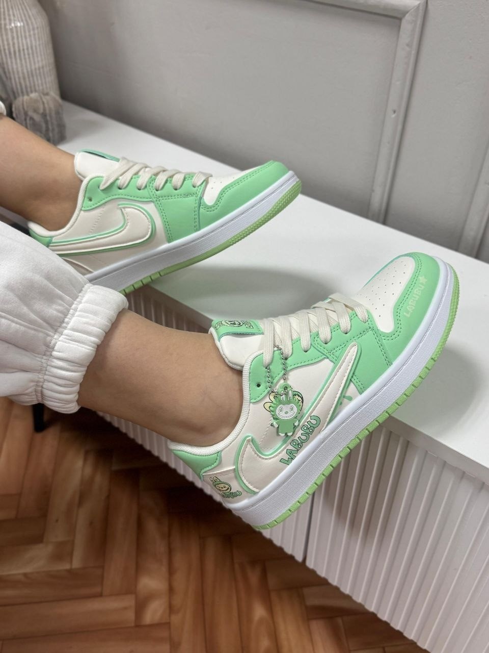 кроссовки,женские кроссовки,nike air jordan 1 low мятные,nike dunk low green glow,кроссовки женские nike