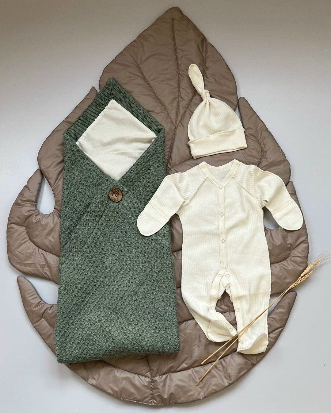 комплект на выписку вязаный,комплект на выписку ямамочка новорожденные,комплект на выписку для новорожденного,комплект на выписку и прогулки " hugge" 5 предметов цвет: молочный,комплект на выписку яма