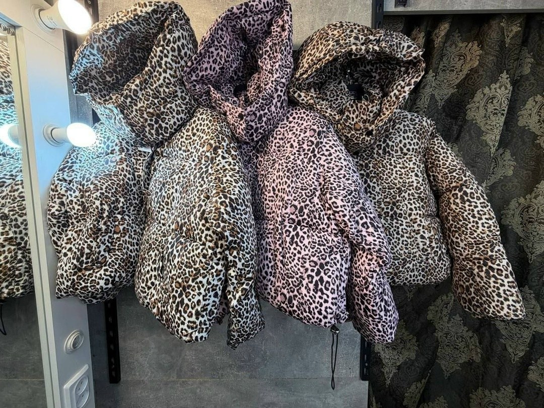 куртка леопардовая,куртка с леопардовым принтом,леопардовая женская куртка,монклер леопардовый пуховик,женская зимняя куртка леопардовая