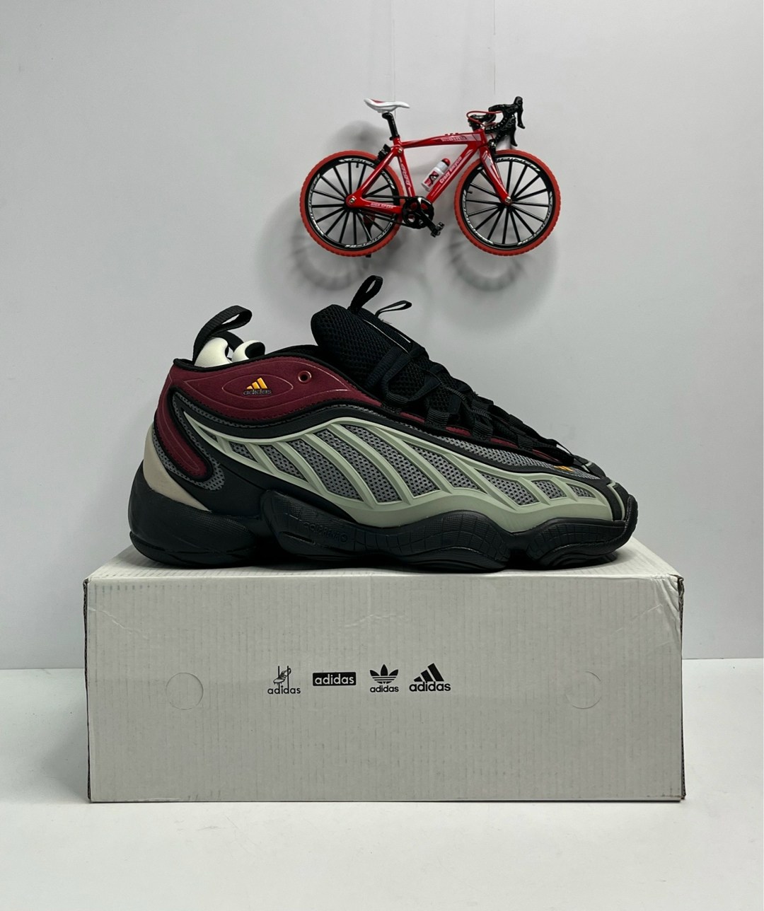 кроссовки adidas yeezy 500,кроссовки adidas,кроссовки adidas intimidation pacer,кроссовки мужские adidas,кроссовки adidas yeezy