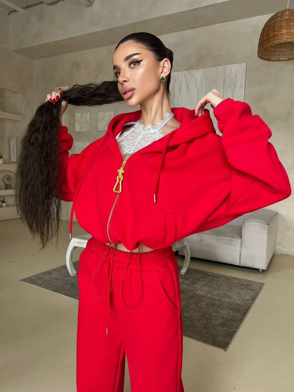 женский красный костюм miu miu,костюм спортивный женский,стильный костюм,костюм спортивный,женские костюмы