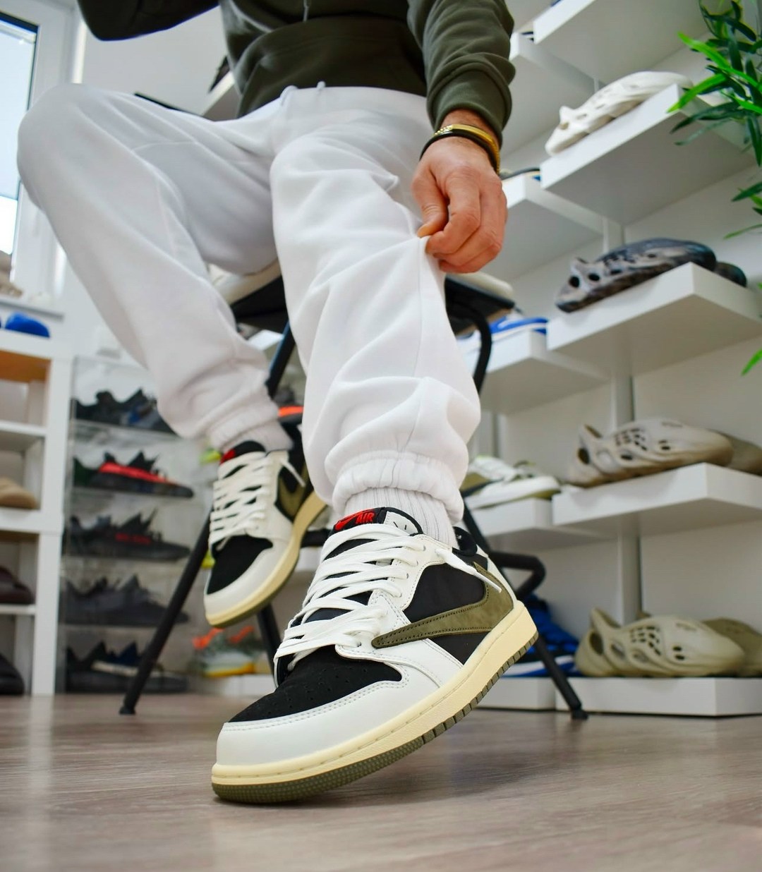 air jordan 1 low travis scott,кроссовки кожа,nike air jordan 1 low travis scott reverse mocha,nike jordan 1 low travis scott olive,кроссовки air jordan 1 low travis scott