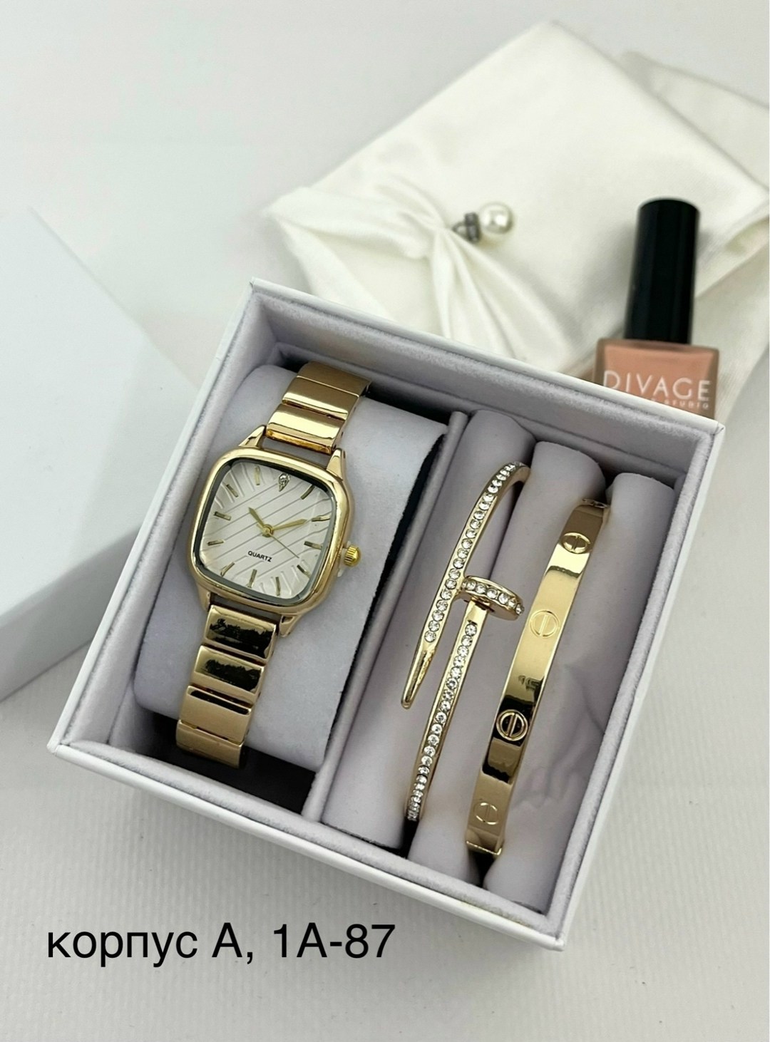 женский набор cartier (часы + 2 браслета),женский подарочный набор "cartier" часы кварцевые и 2 браслета в коробке,женский набор часы с браслетом,набор часы наручные женские rol + 2 браслета,женские ч