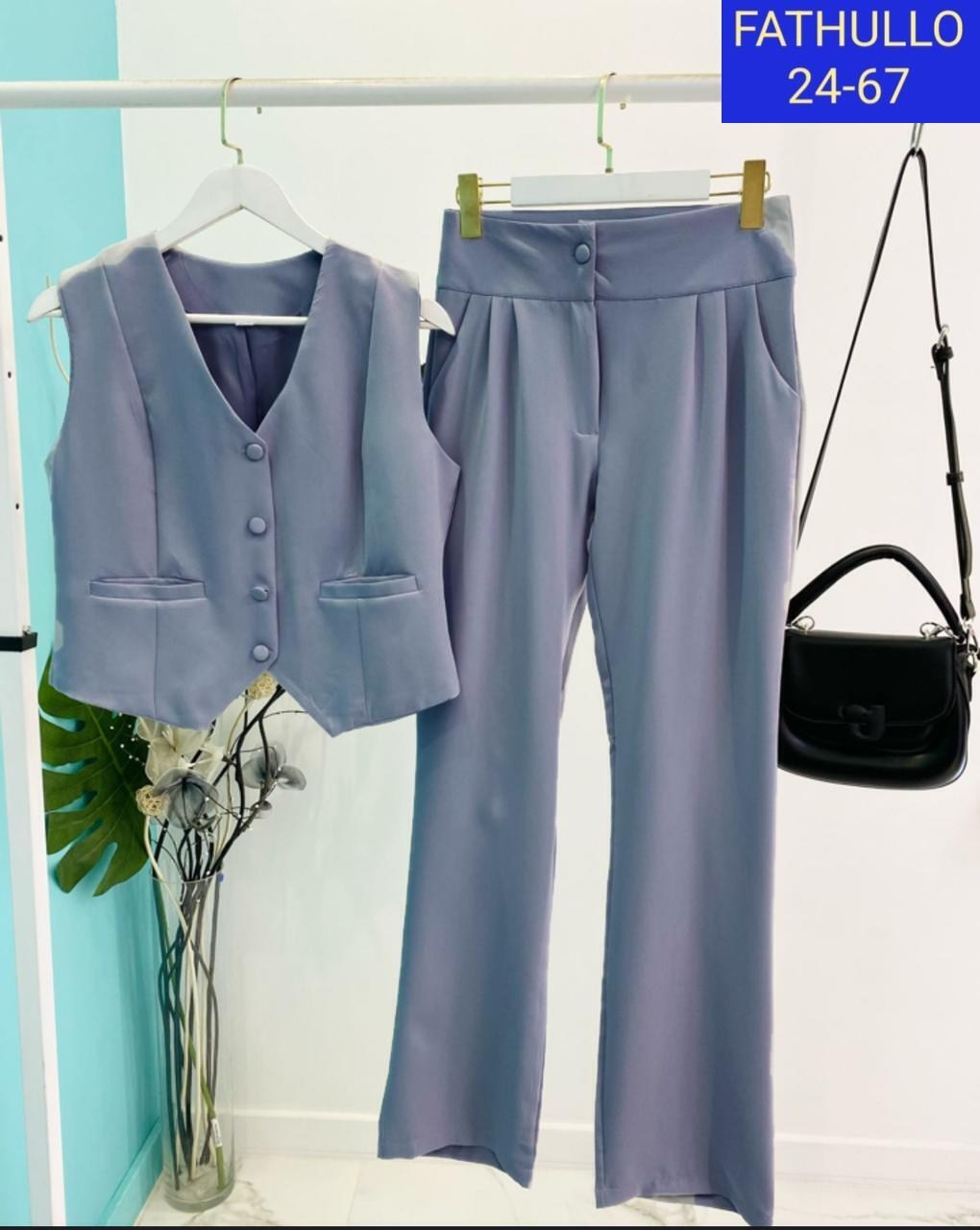 женский костюм с мешковатыми брюками и жилетом без рукавов,женский офисный костюм из жилета и брюк,женский комплект из жилета и широких брюк,костюм жилет,стильный брючный костюм