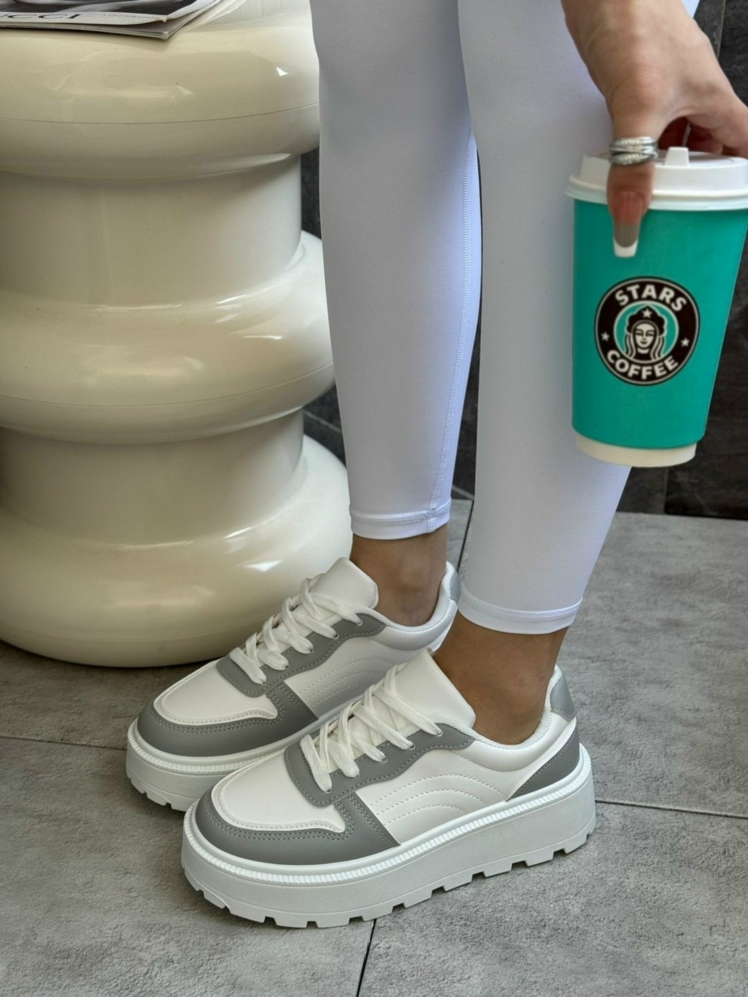 ,женские кроссовки,белые кроссовки,кроссовки,спортивная